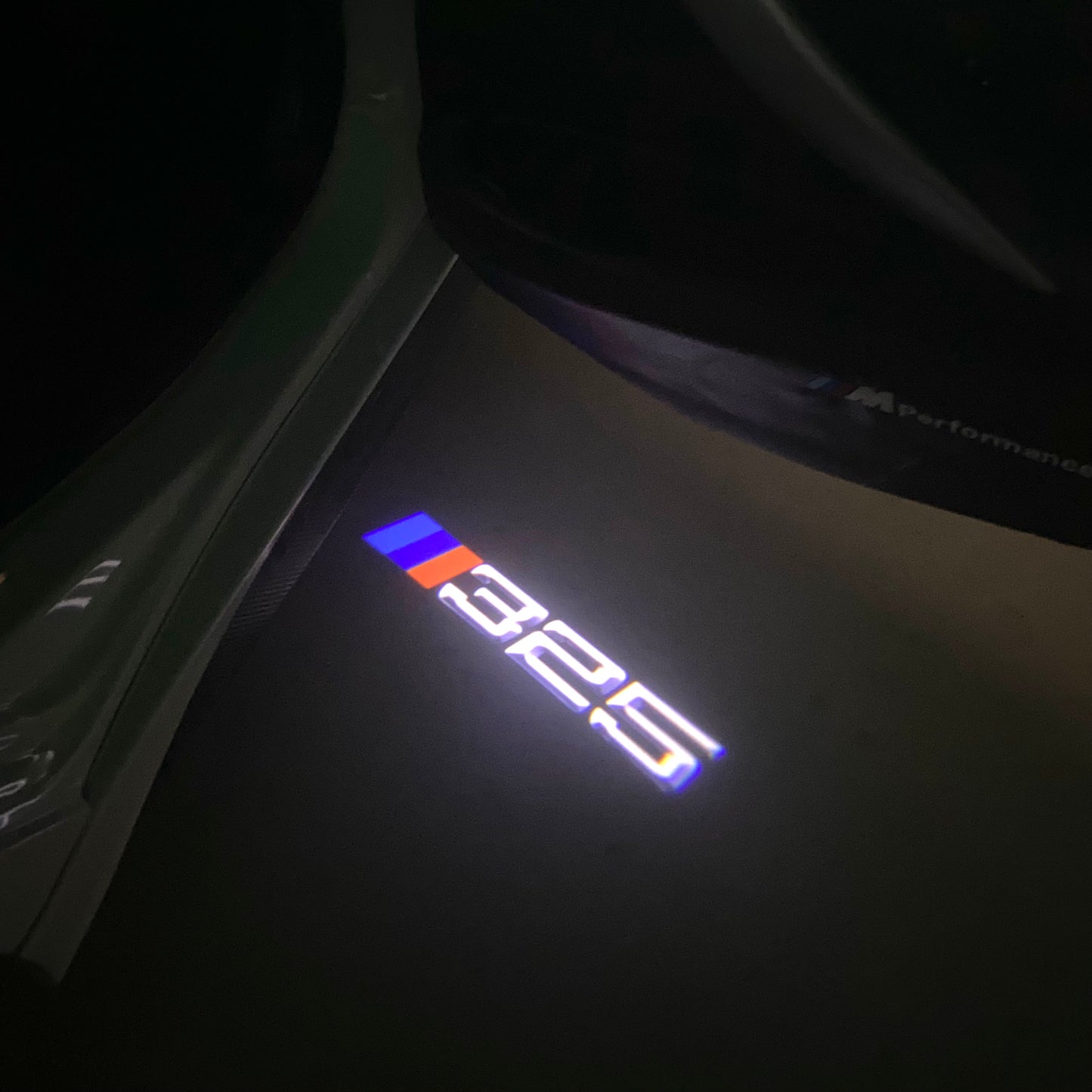 BMW 3 SERIES  325   LOGO PROJECTOT LIGHTS (quantity 1 = 1 sets/2 door lights) Nr.6024q4g