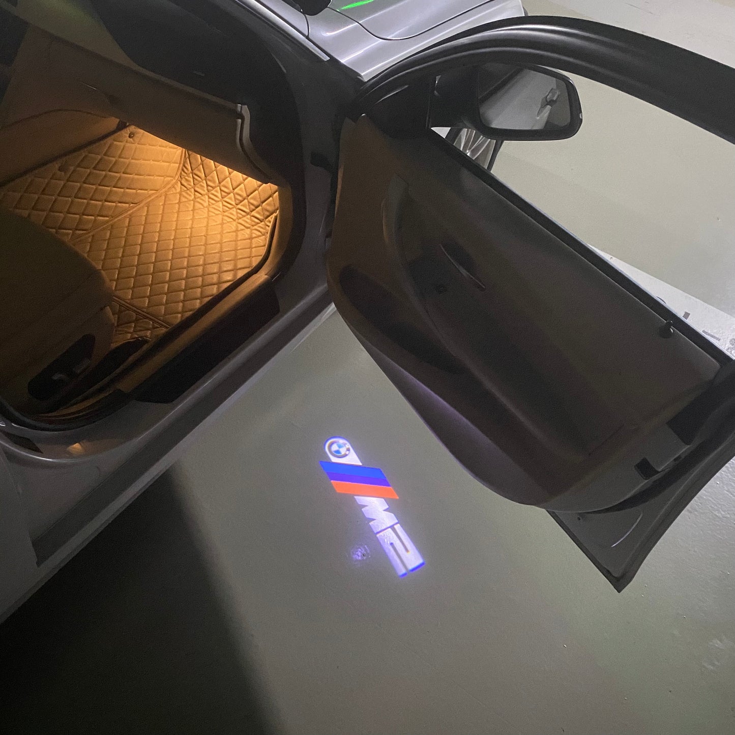 BMW  2 SERIES M2 LOGO PROJECTOT LIGHTS (quantity 1 = 1 sets/2 door lights) Nr.6024t05