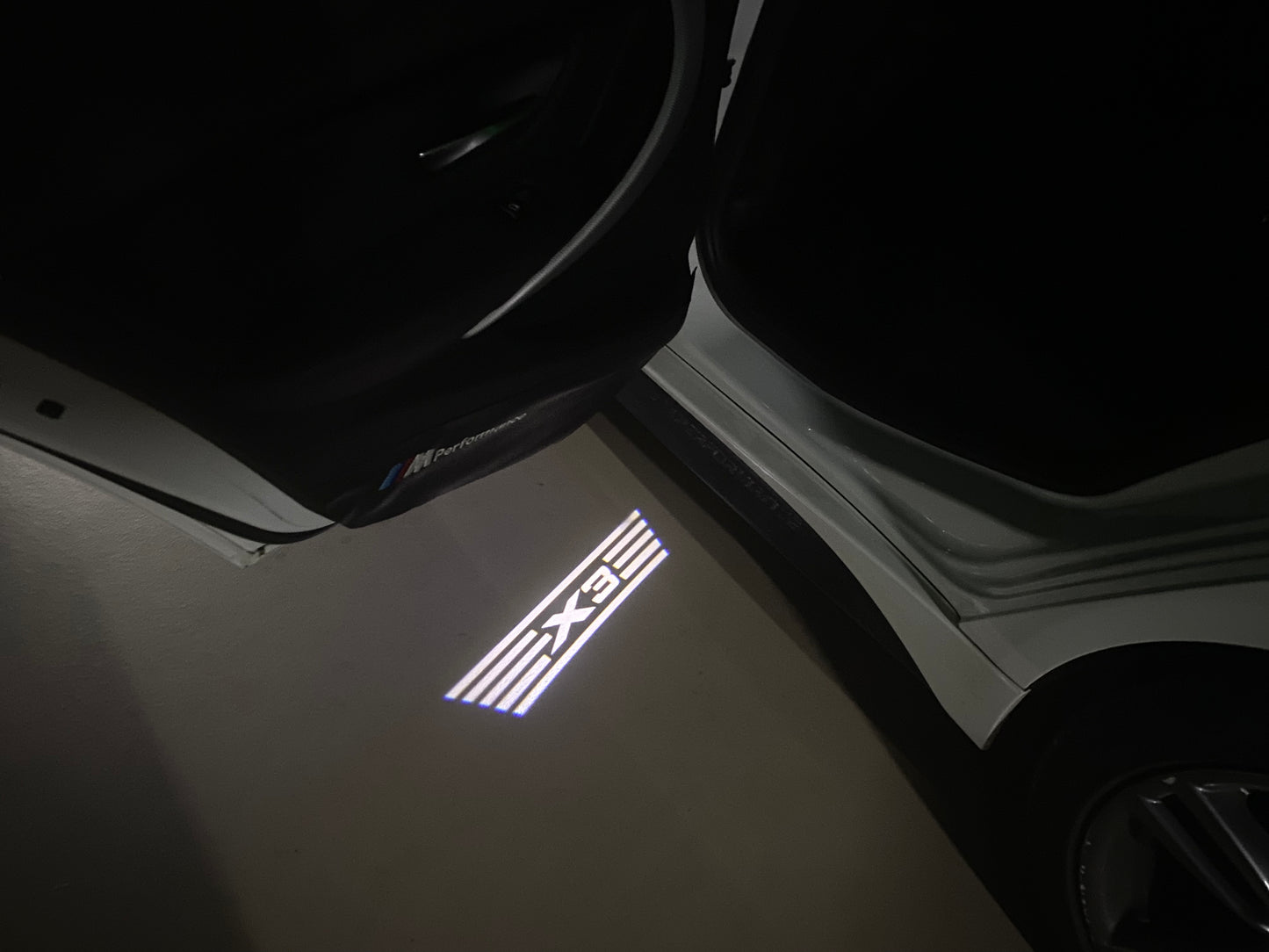 BMW X3  LOGO PROJECTOT LIGHTS (quantity 1 = 1 sets/2 door lights) Nr.6024q0t22