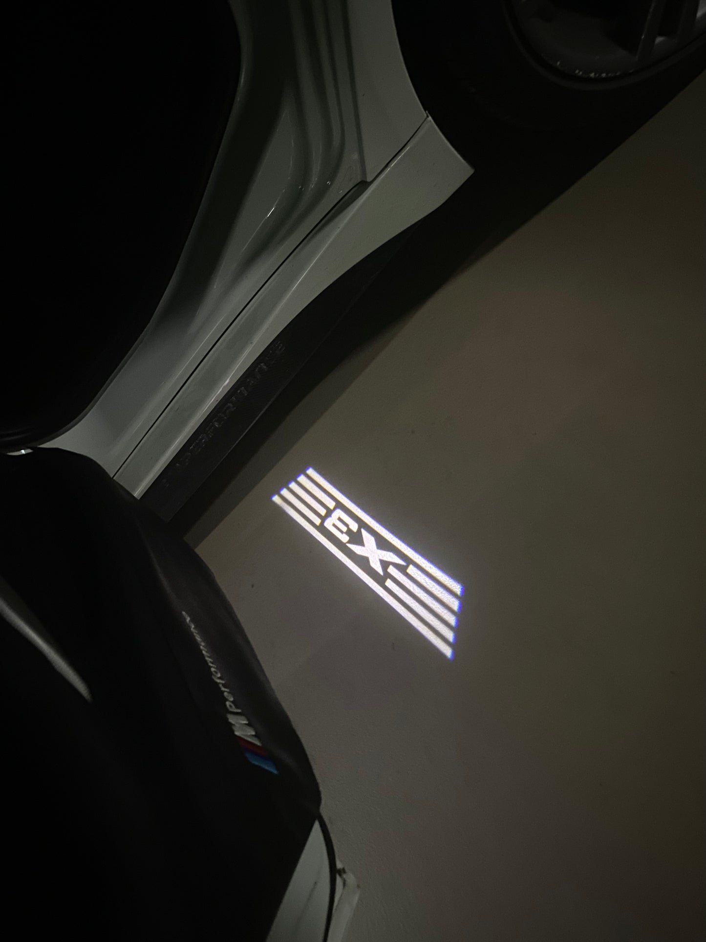 BMW X3  LOGO PROJECTOT LIGHTS (quantity 1 = 1 sets/2 door lights) Nr.6024q0t22