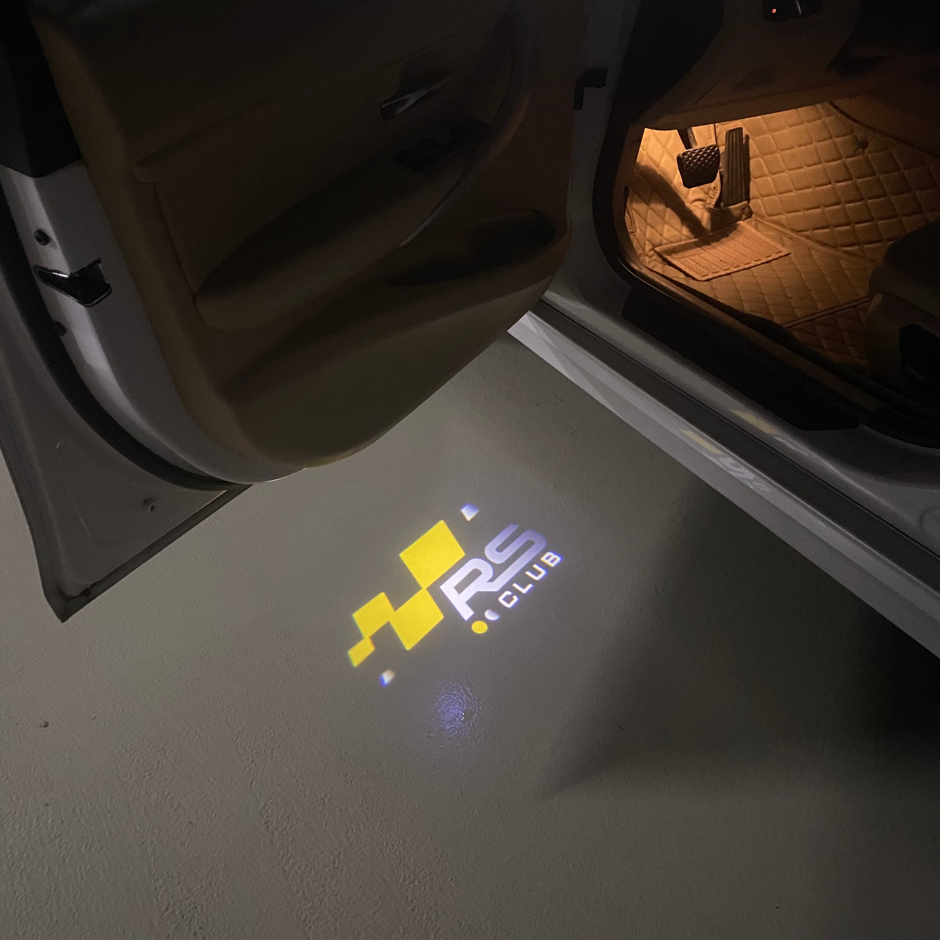 RENAULT RS LOGO PROJECROTR LIGHTS Nr.0950 (quantity  1 =  2 Logo Film & 2 door lights)