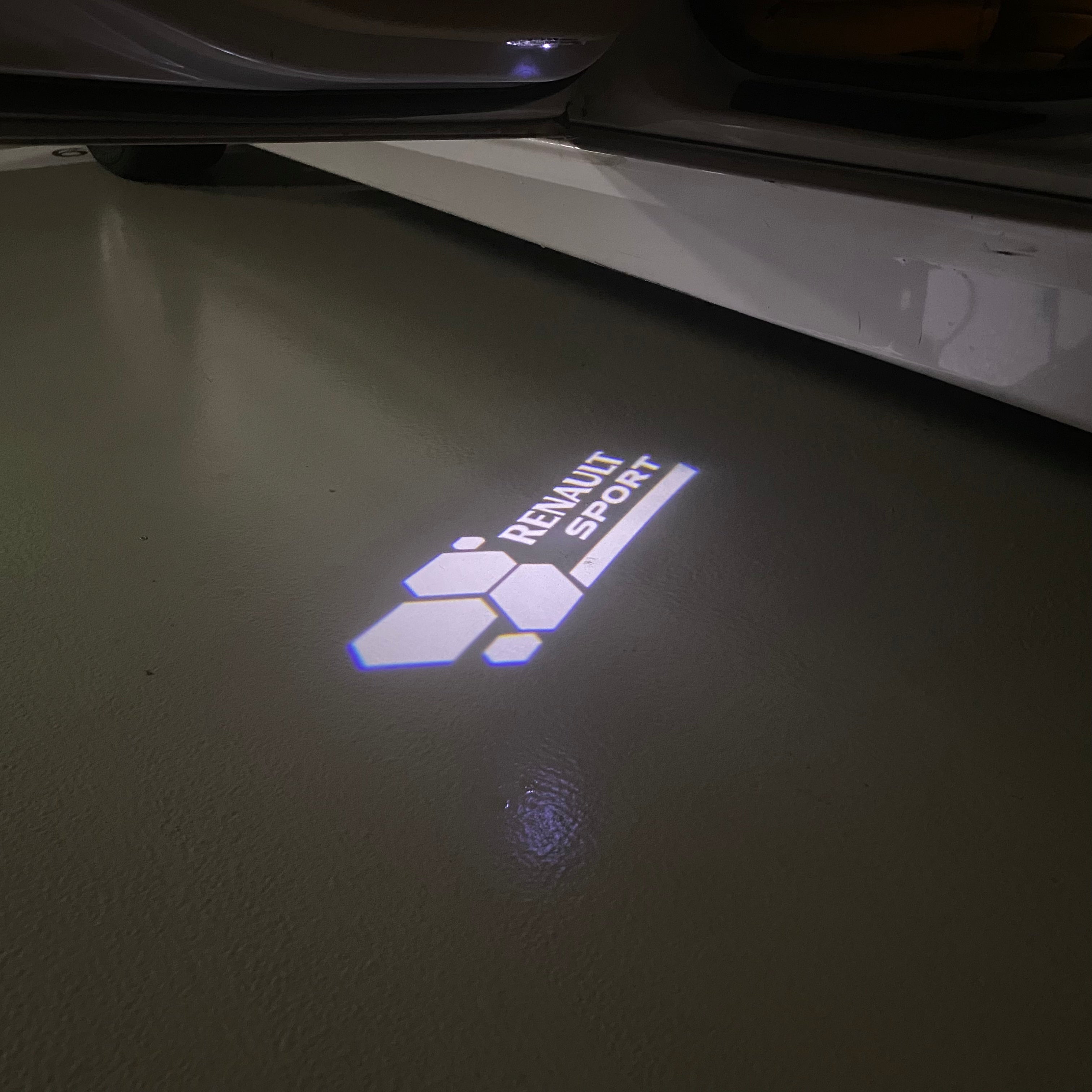 RENAULT Sport LOGO PROJECROTR LIGHTS Nr.0912 (quantity  1 =  2 Logo Film & 2 door lights)