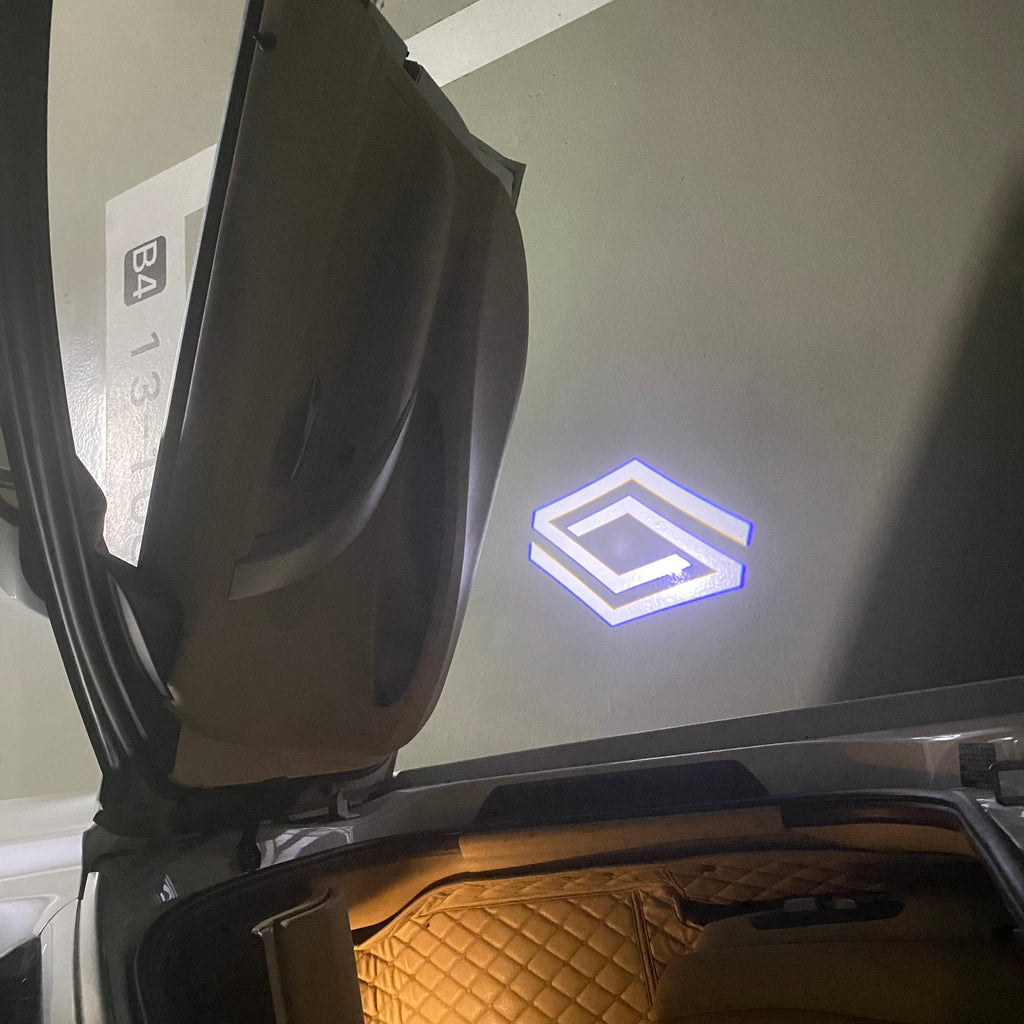 RENAULT ORIGINAL LOGO PROJECROTR LIGHTS Nr.0962 (quantity  1 =  2 Logo Film & 2 door lights)