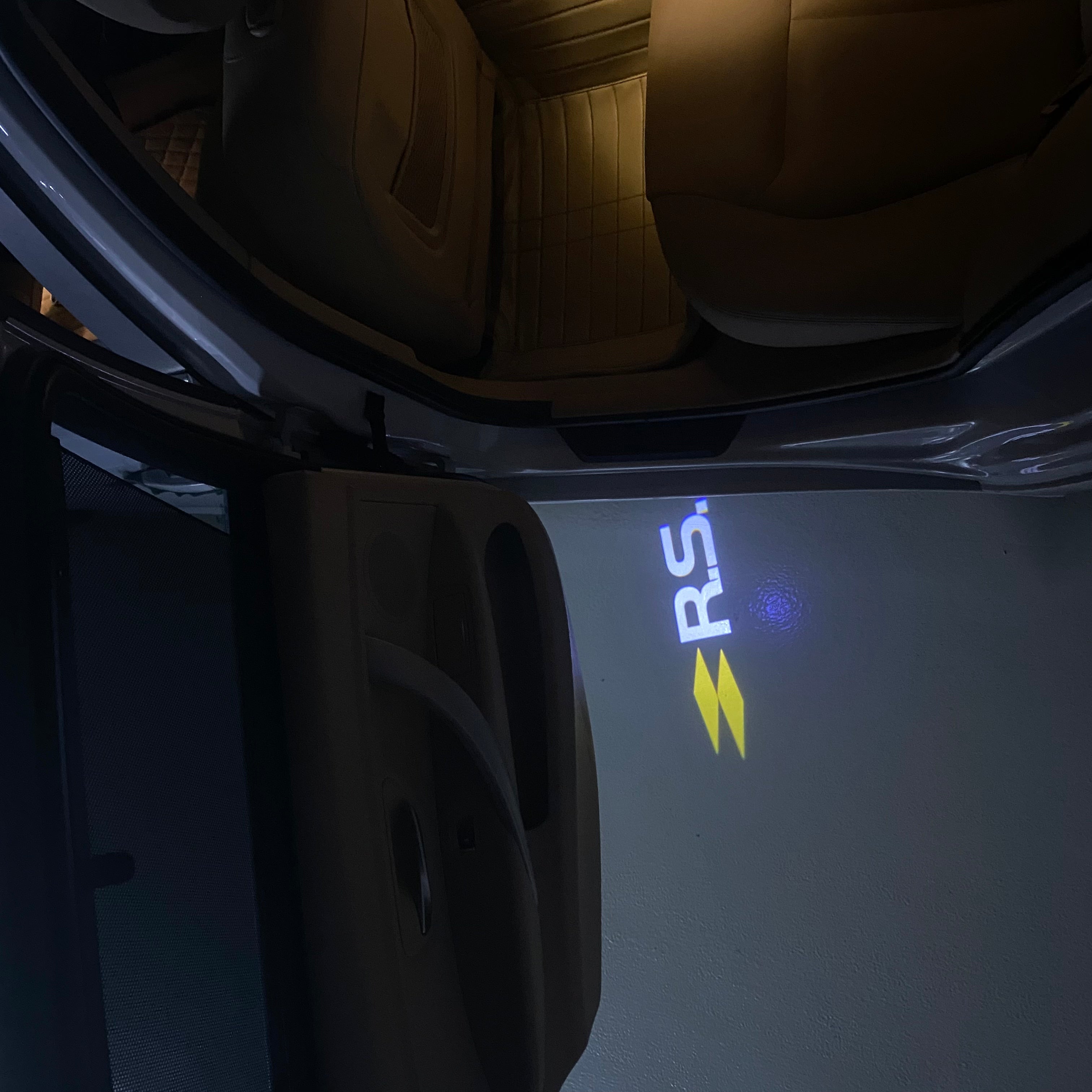 RENAULT RS LOGO PROJECROTR LIGHTS Nr.0956 (quantity  1 =  2 Logo Film & 2 door lights)