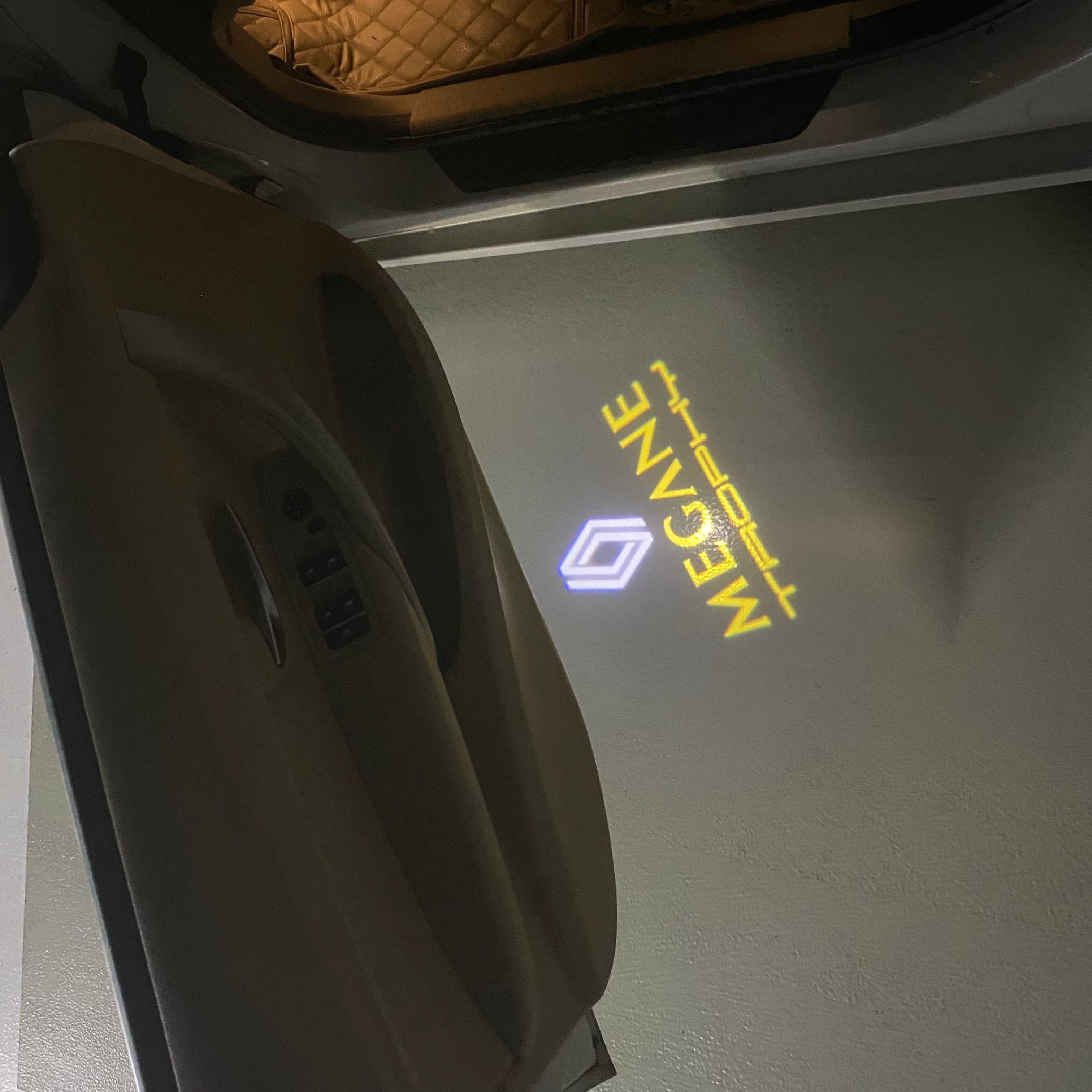 RENAULT MEGANE LOGO PROJECROTR LIGHTS Nr.0945(quantity  1 =  2 Logo Film & 2 door lights)