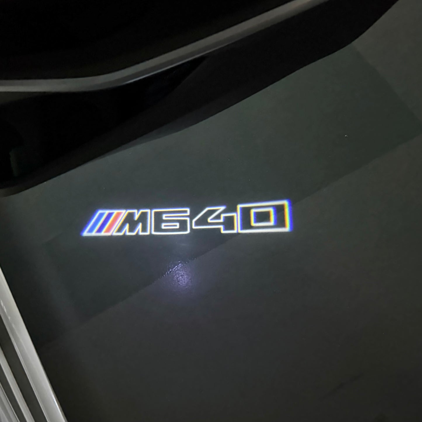 BMW 6 SERIES M640   LOGO PROJECTOT LIGHTS (quantity 1 = 1 sets/2 door lights) Nr.6024q117