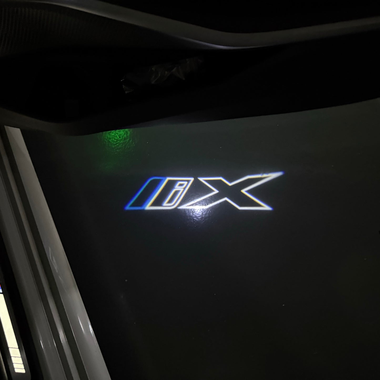BMW  iX  LOGO PROJECTOT LIGHTS (quantity 1 = 1 sets/2 door lights) Nr.6024q137
