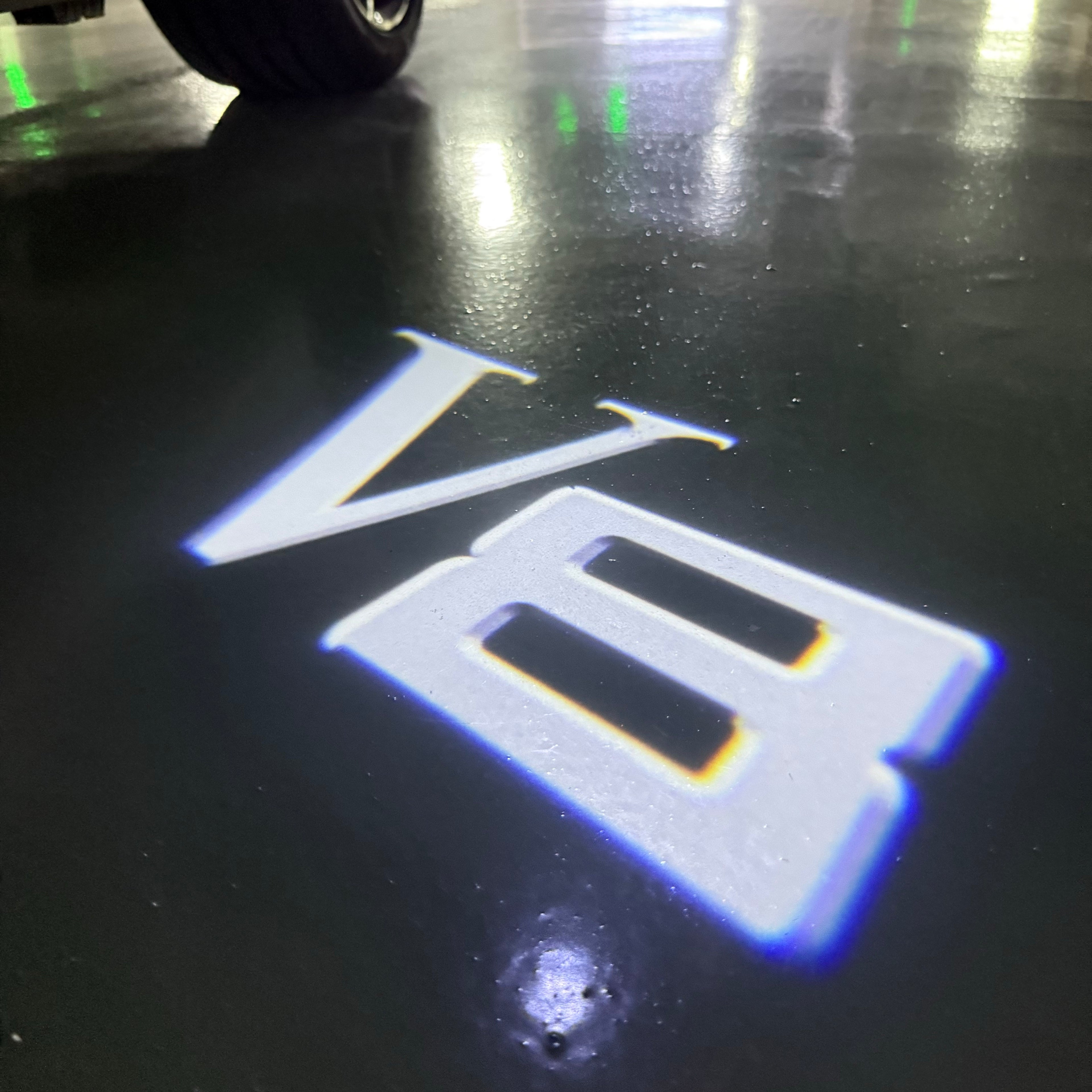 BMW  V8 LOGO PROJECTOT LIGHTS (quantity 1 = 1 sets/2 door lights) Nr.6024q0t087