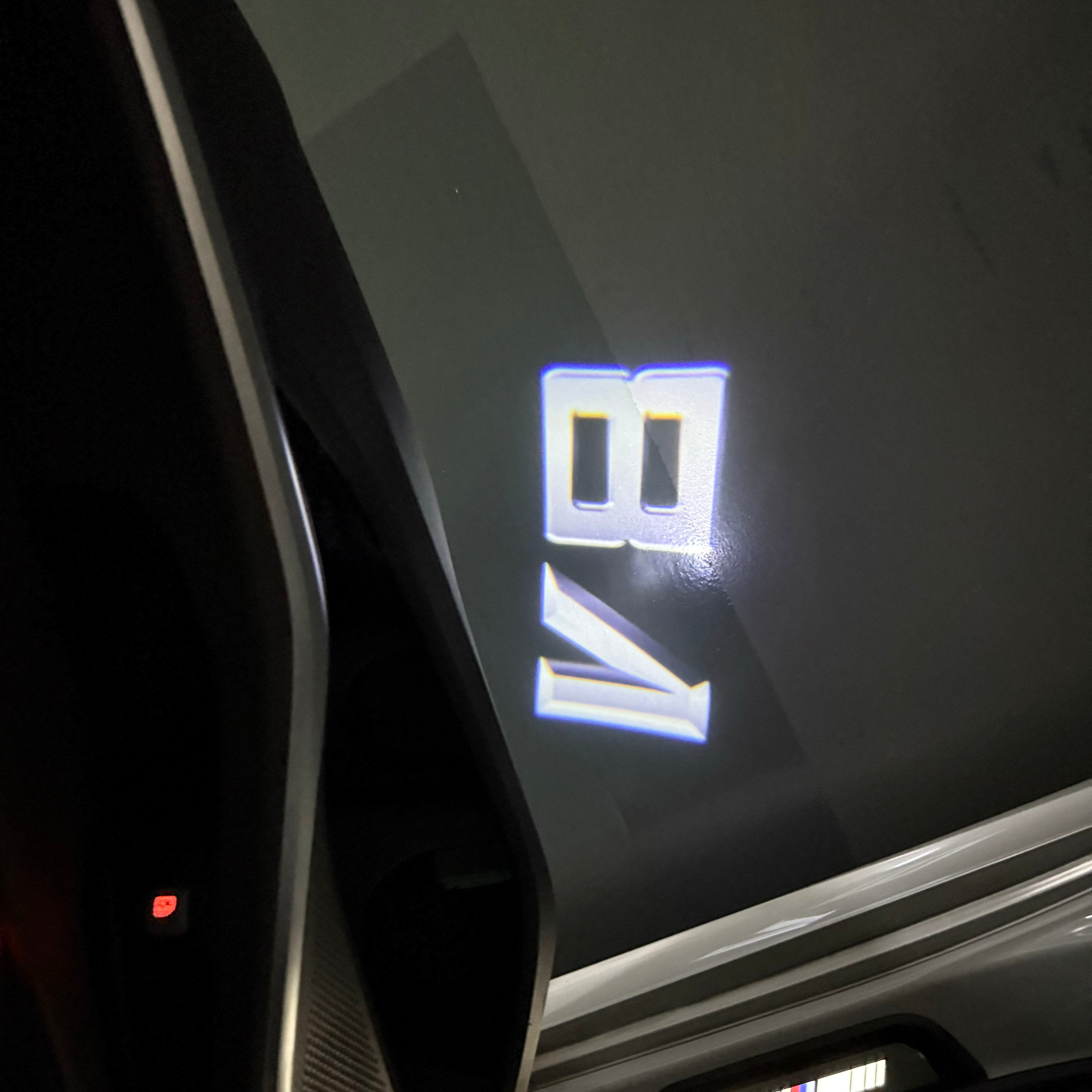 BMW V8  LOGO PROJECTOT LIGHTS (quantity 1 = 1 sets/2 door lights) Nr.6024q0t089