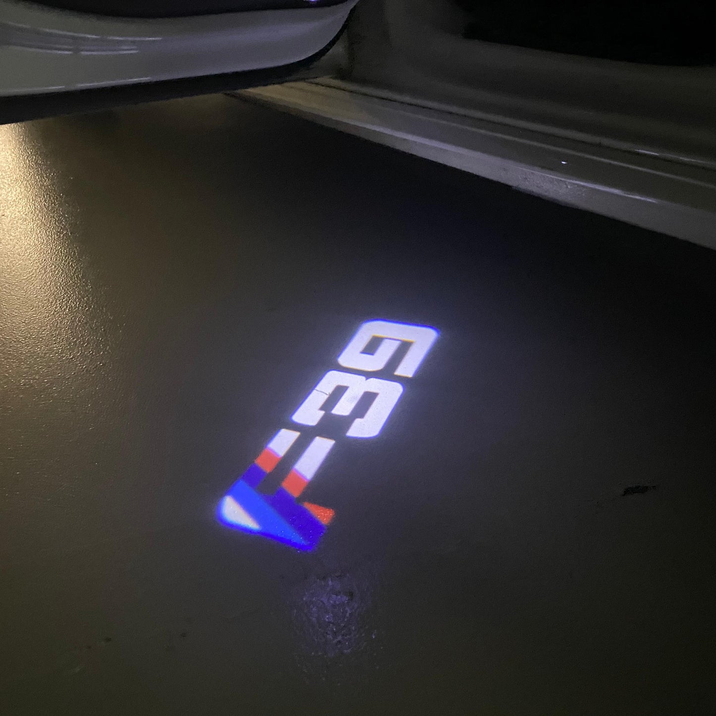 BMW X2 F39  LOGO PROJECTOT LIGHTS (quantity 1 = 1 sets/2 door lights) Nr.6024q11）