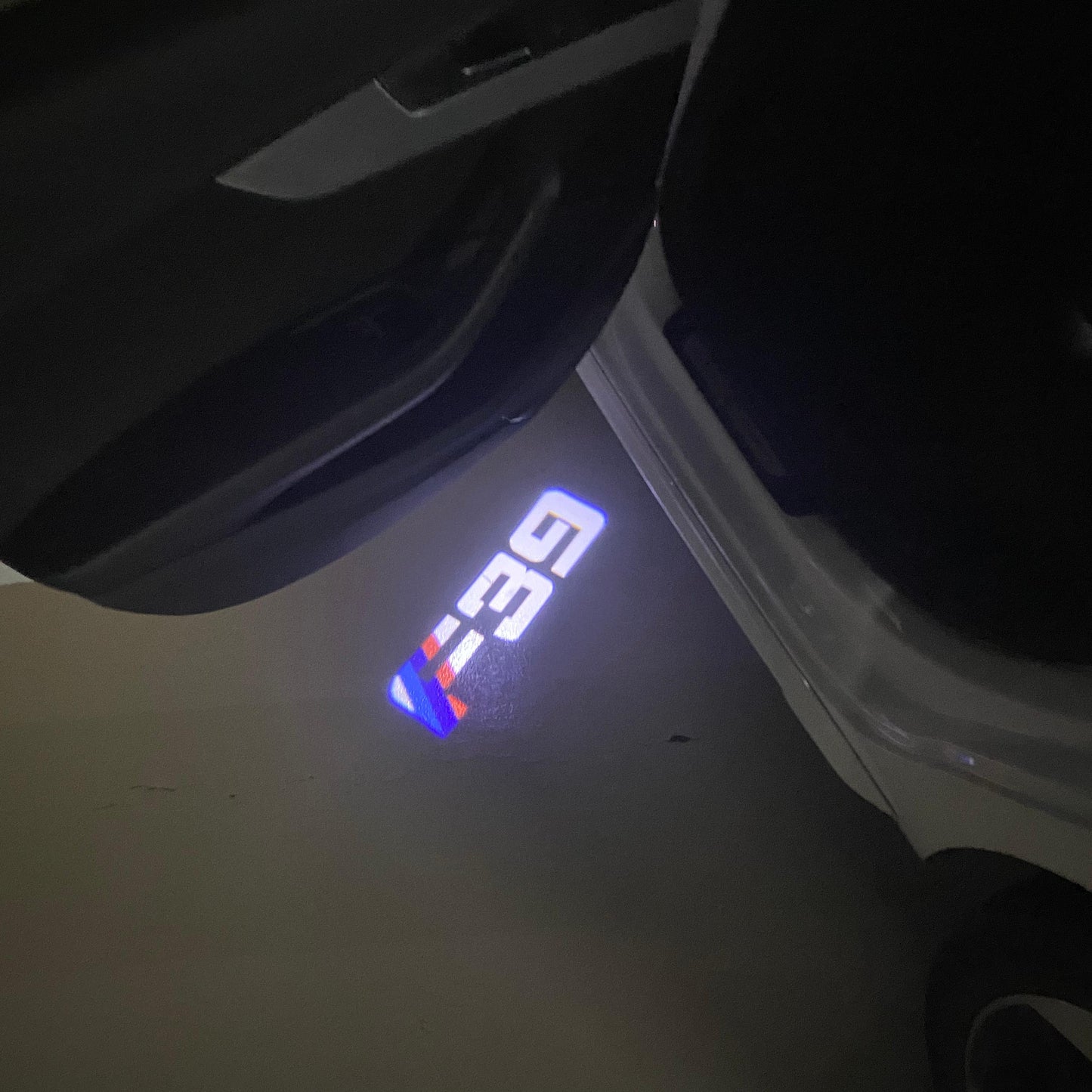 BMW X2 F39  LOGO PROJECTOT LIGHTS (quantity 1 = 1 sets/2 door lights) Nr.6024q11）