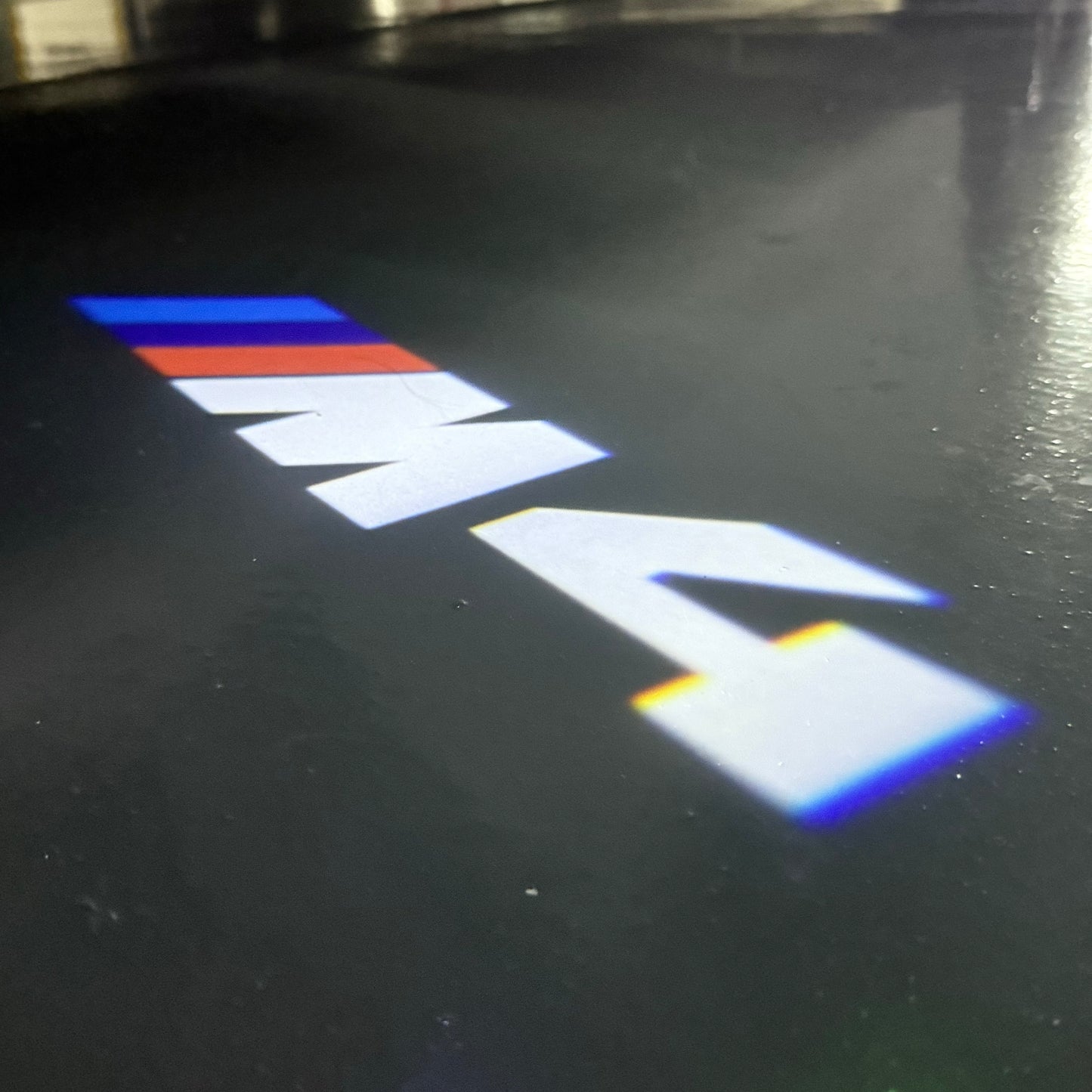 BMW 4  SERIES M4   LOGO PROJECTOT LIGHTS (quantity 1 = 1 sets/2 door lights) Nr.6024t33