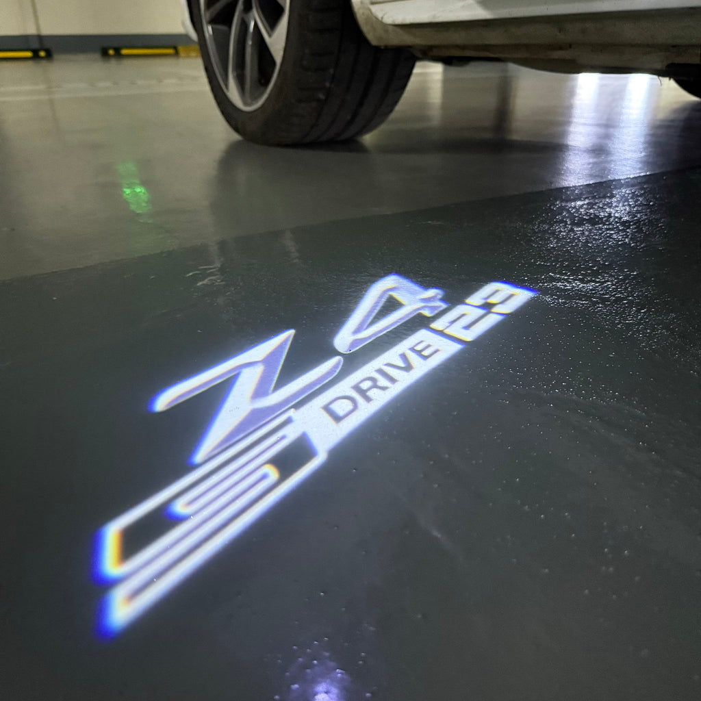 BMW M3 LOGO PROJECTOR LIGHTS Nr.24 (الكمية 1 = 1 مجموعة / 2 أضواء باب)