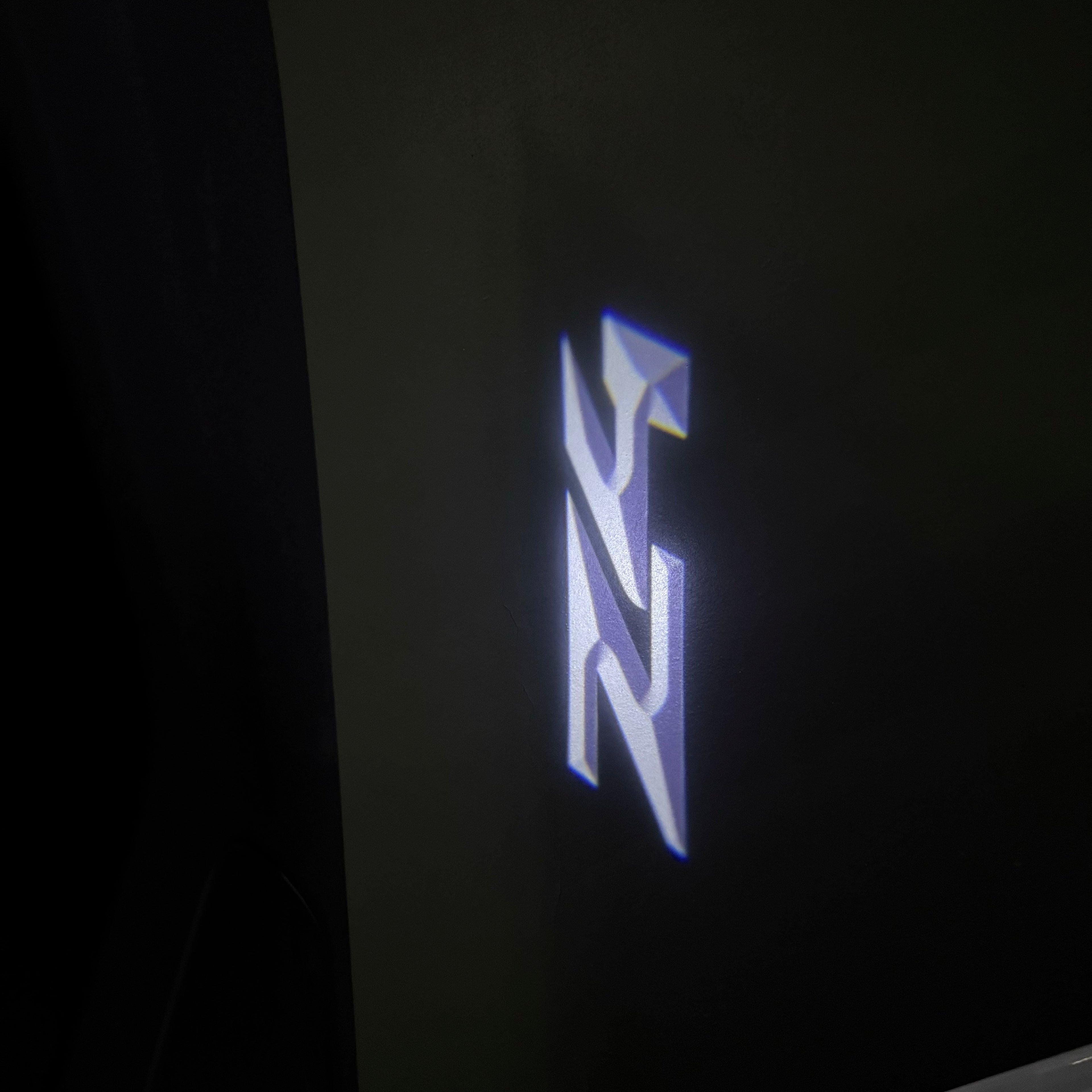 BMW M3 LOGO PROJECTOR LIGHTS Nr.24 (الكمية 1 = 1 مجموعة / 2 أضواء باب)