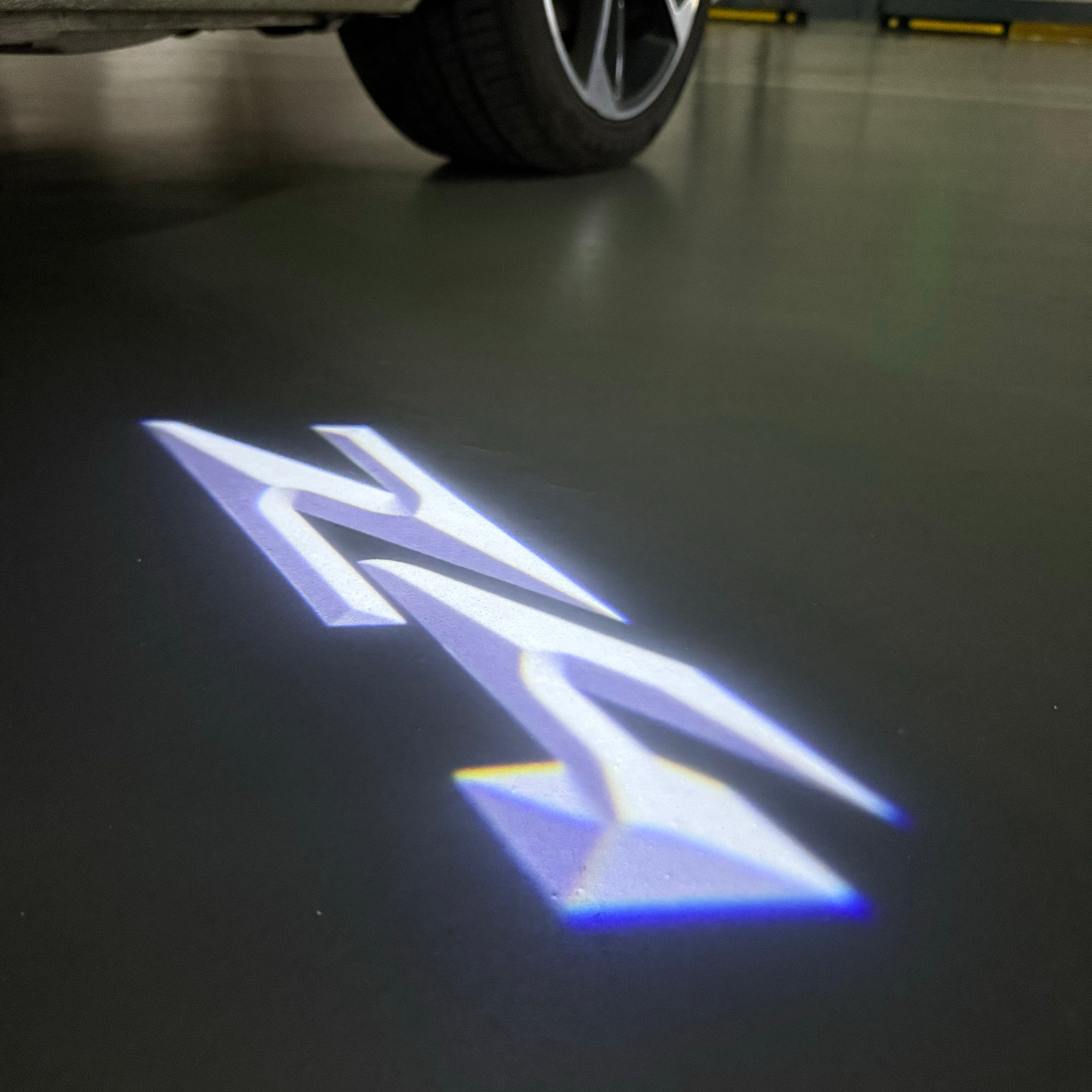 BMW M3 LOGO PROJECTOR LIGHTS Nr.24 (الكمية 1 = 1 مجموعة / 2 أضواء باب)