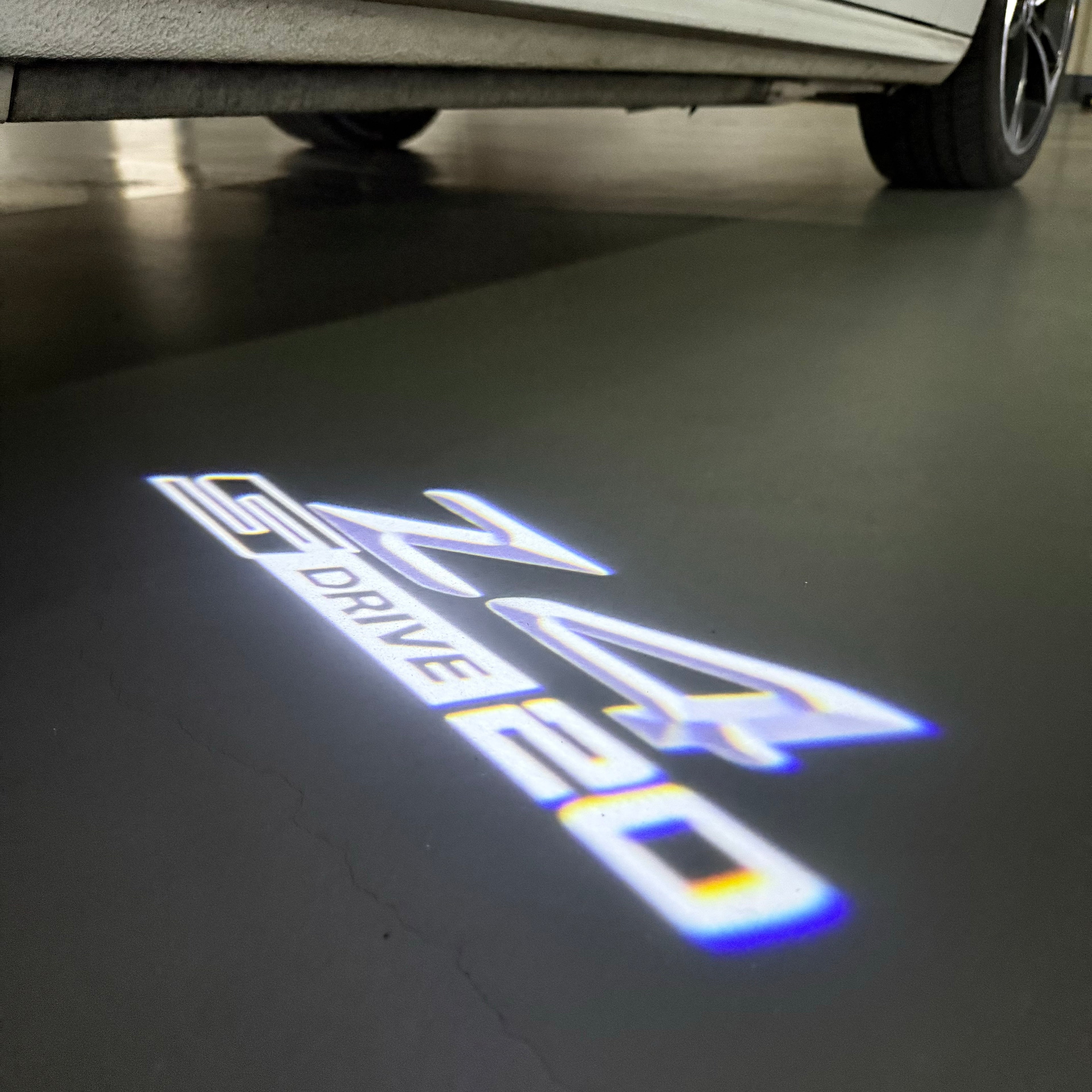 BMW M3 LOGO PROJECTOR LIGHTS Nr.24 (الكمية 1 = 1 مجموعة / 2 أضواء باب)