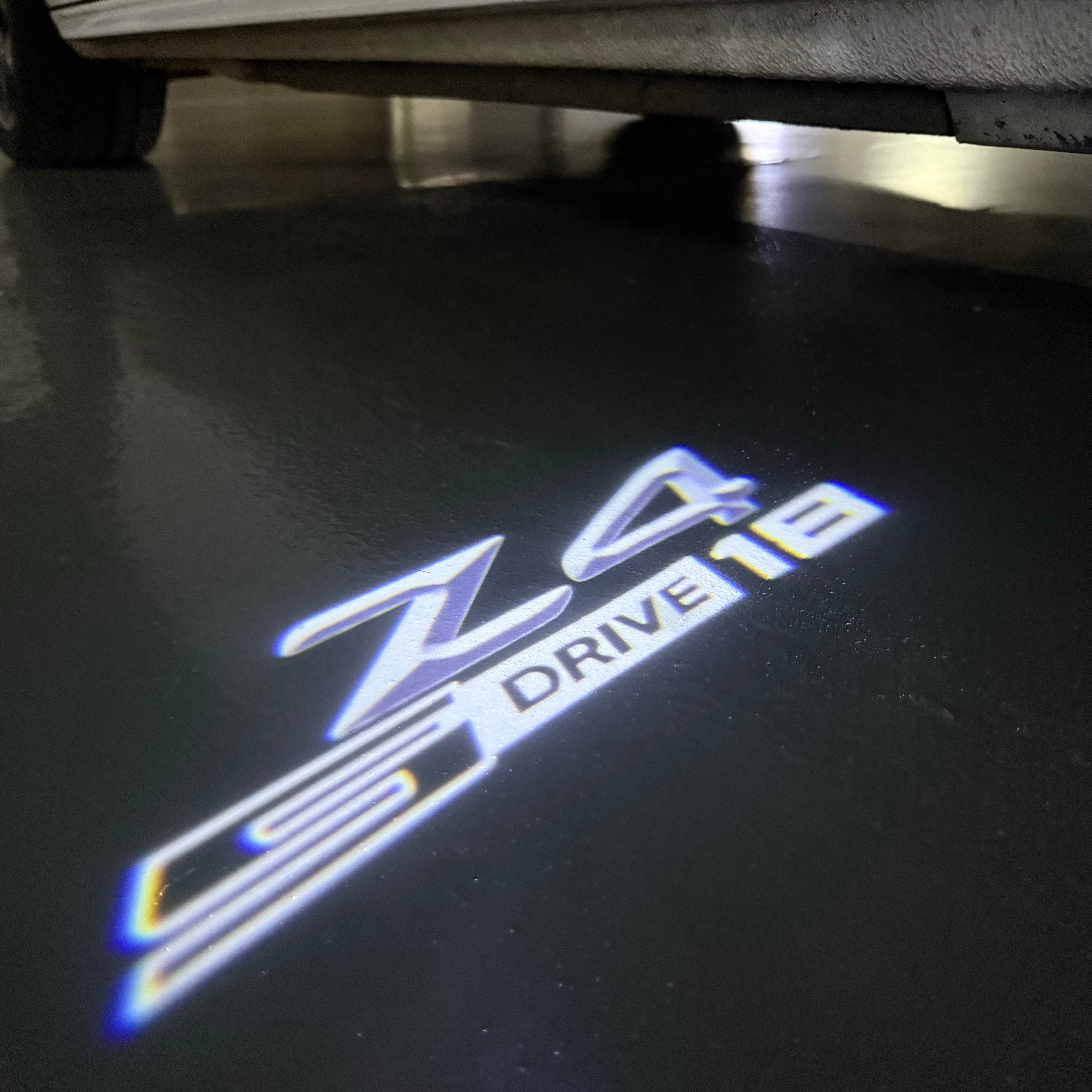 BMW M3 LOGO PROJECTOR LIGHTS Nr.24 (الكمية 1 = 1 مجموعة / 2 أضواء باب)