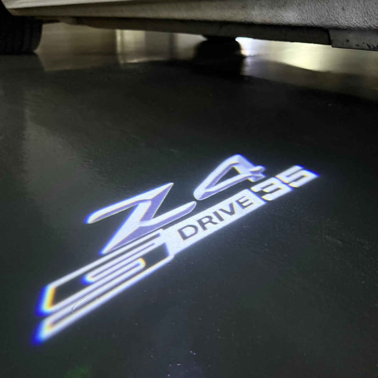 BMW  Z4 S drive  LOGO PROJECTOT LIGHTS (quantity 1 = 1 sets/2 door lights) Nr.6024q0t0131