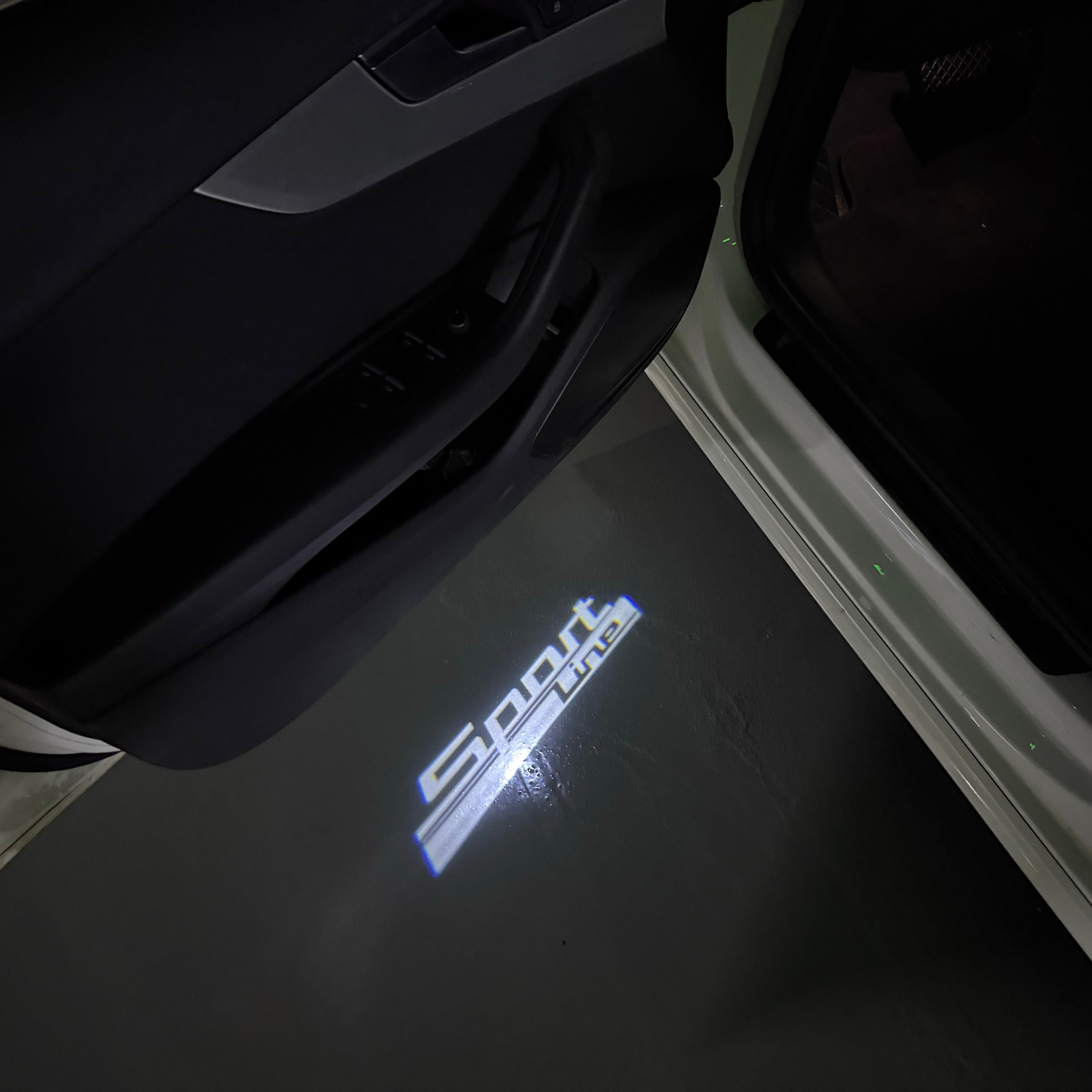 BMW Sportline    LOGO PROJECTOT LIGHTS (quantity 1 = 1 sets/2 door lights) Nr.6024q123
