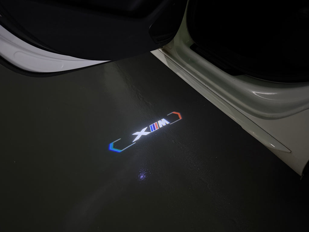 BMW M3 LOGO PROJECTOR LIGHTS Nr.24 (الكمية 1 = 1 مجموعة / 2 أضواء باب)