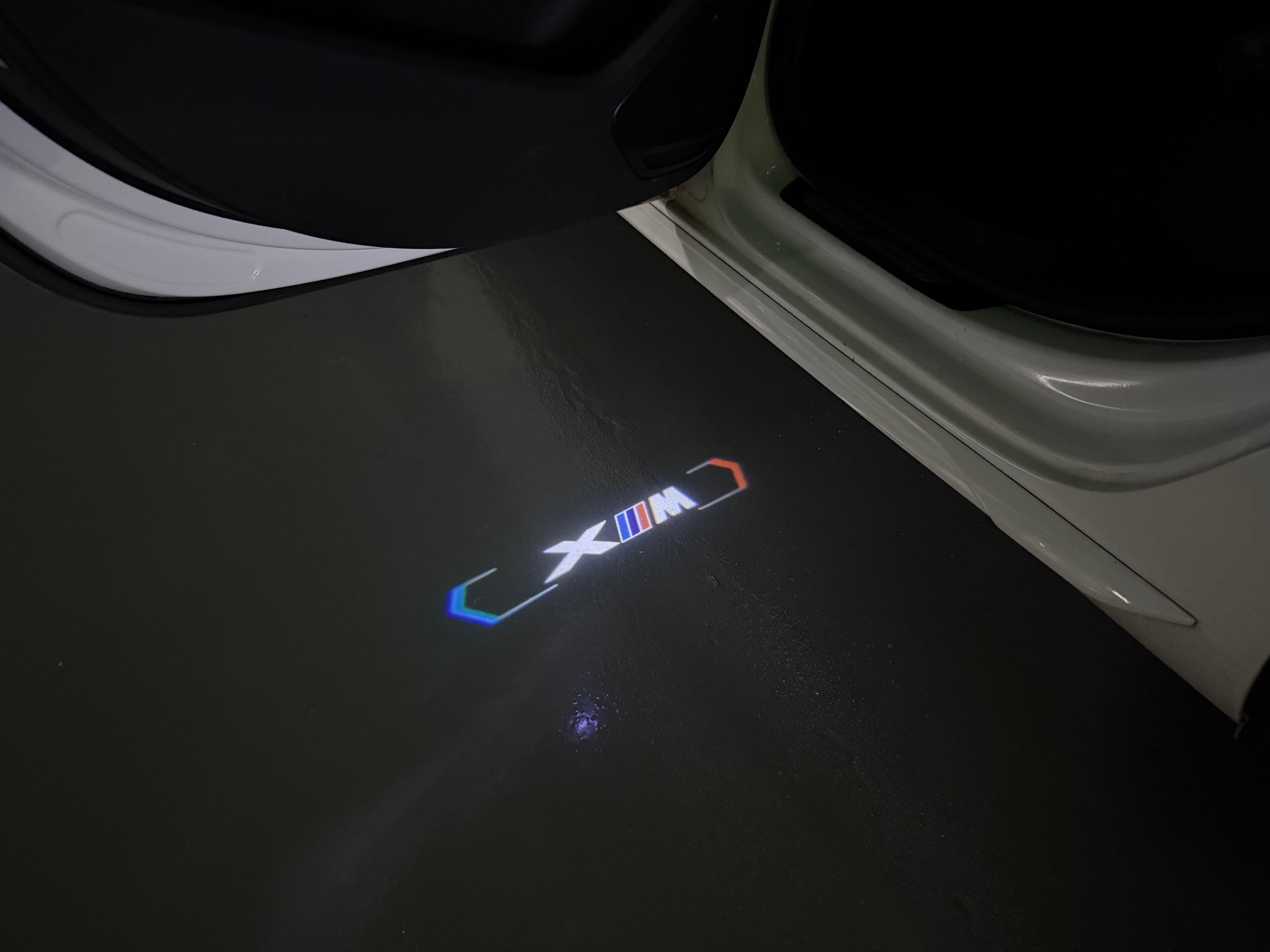 BMW M3 LOGO PROJECTOT LIGHTS Nr.24 (Menge 1 = 1 Sets/2 Türleuchten)