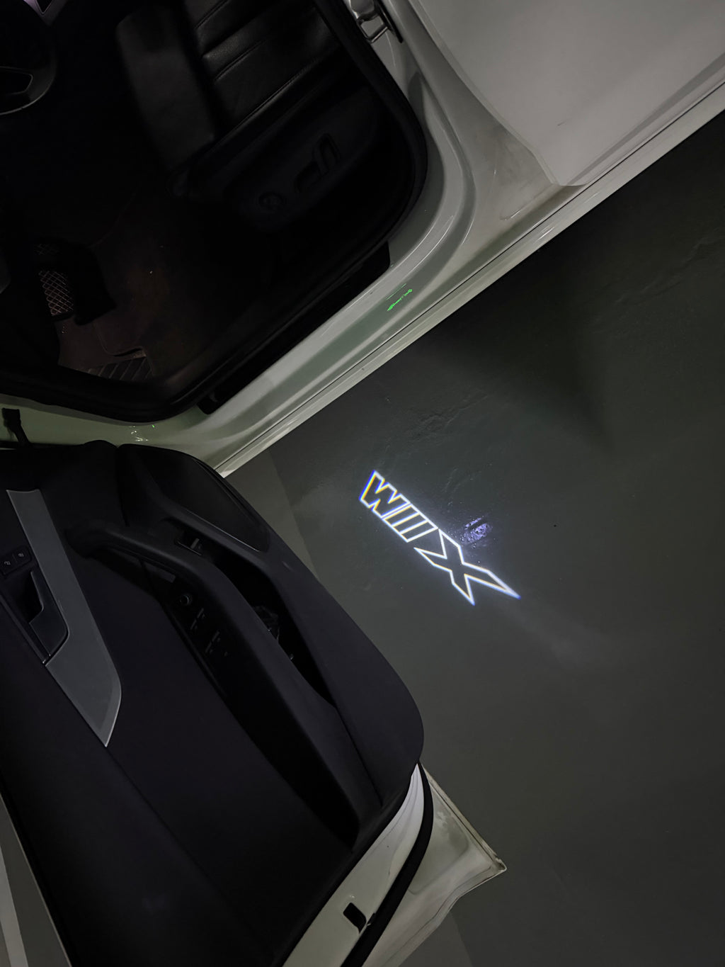 ÉCLAIRAGE DE PROJECTEUR BMW M3 LOGO Nr.24 (quantité 1 = 1 jeux / 2 feux de porte)