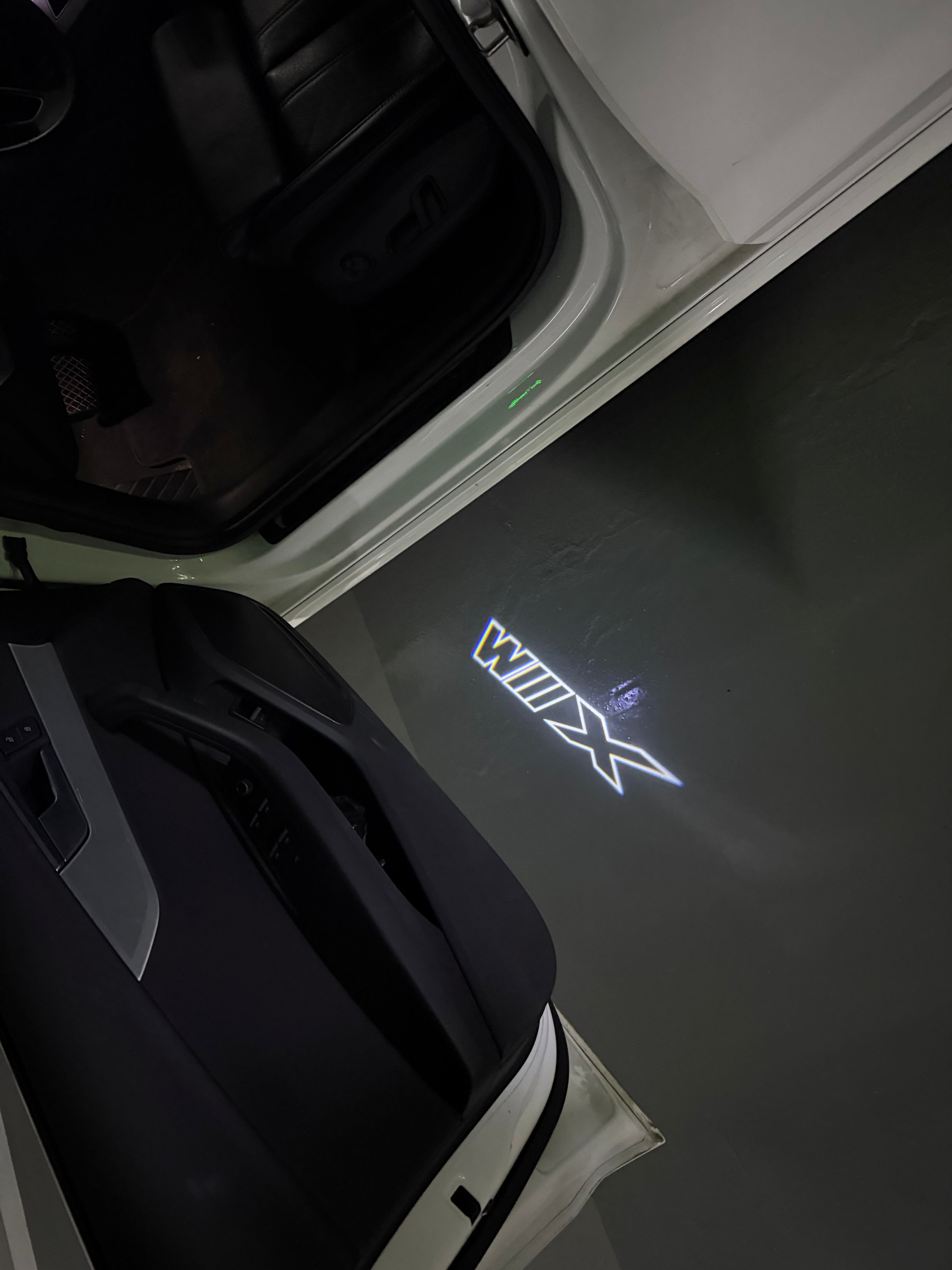 BMW M3 LOGO PROJECTOT LIGHTS Nr.24 (Menge 1 = 1 Sets/2 Türleuchten)