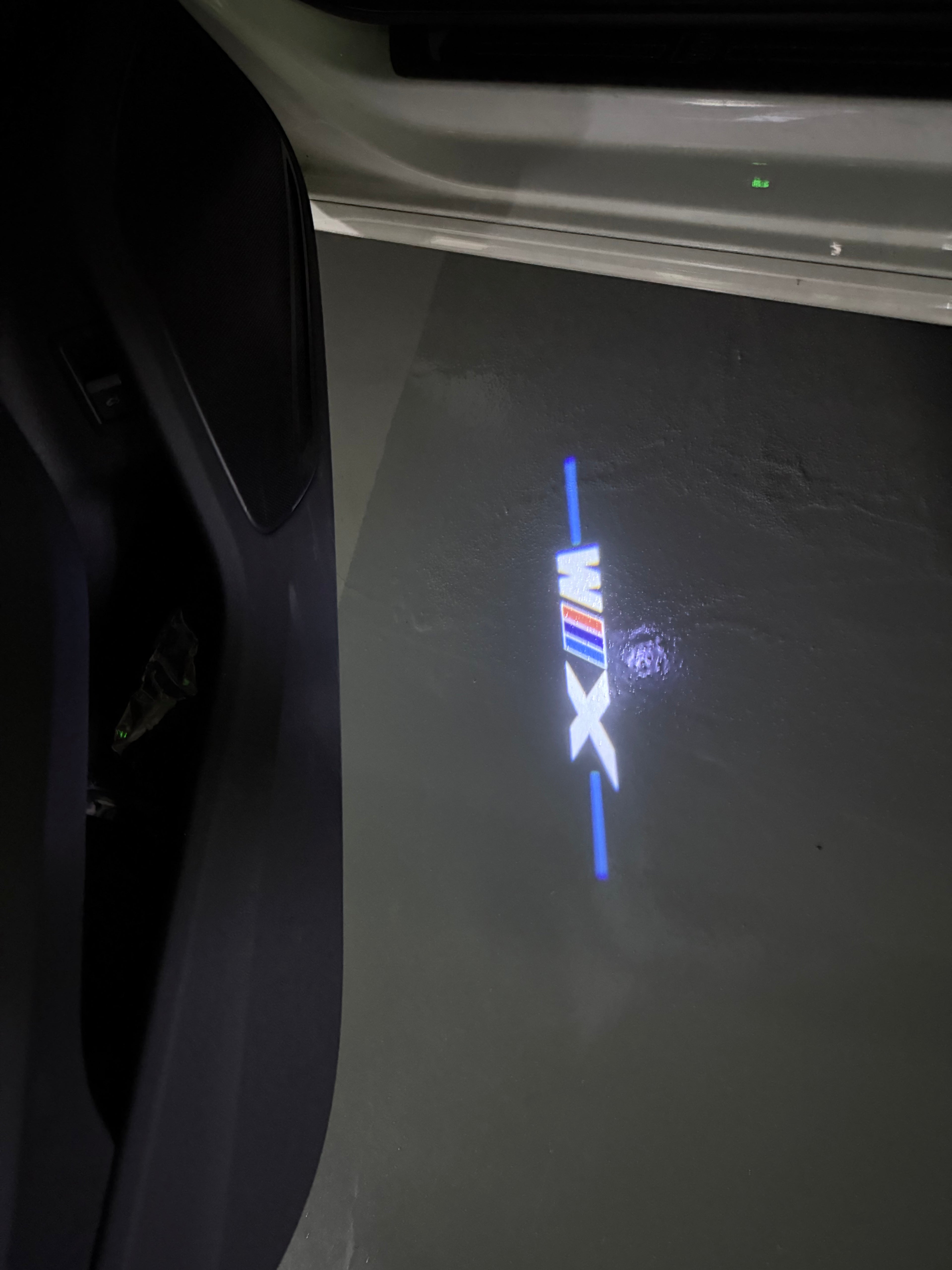BMW M3 LOGO PROJECTOT LIGHTS Nr.24 (Menge 1 = 1 Sets/2 Türleuchten)
