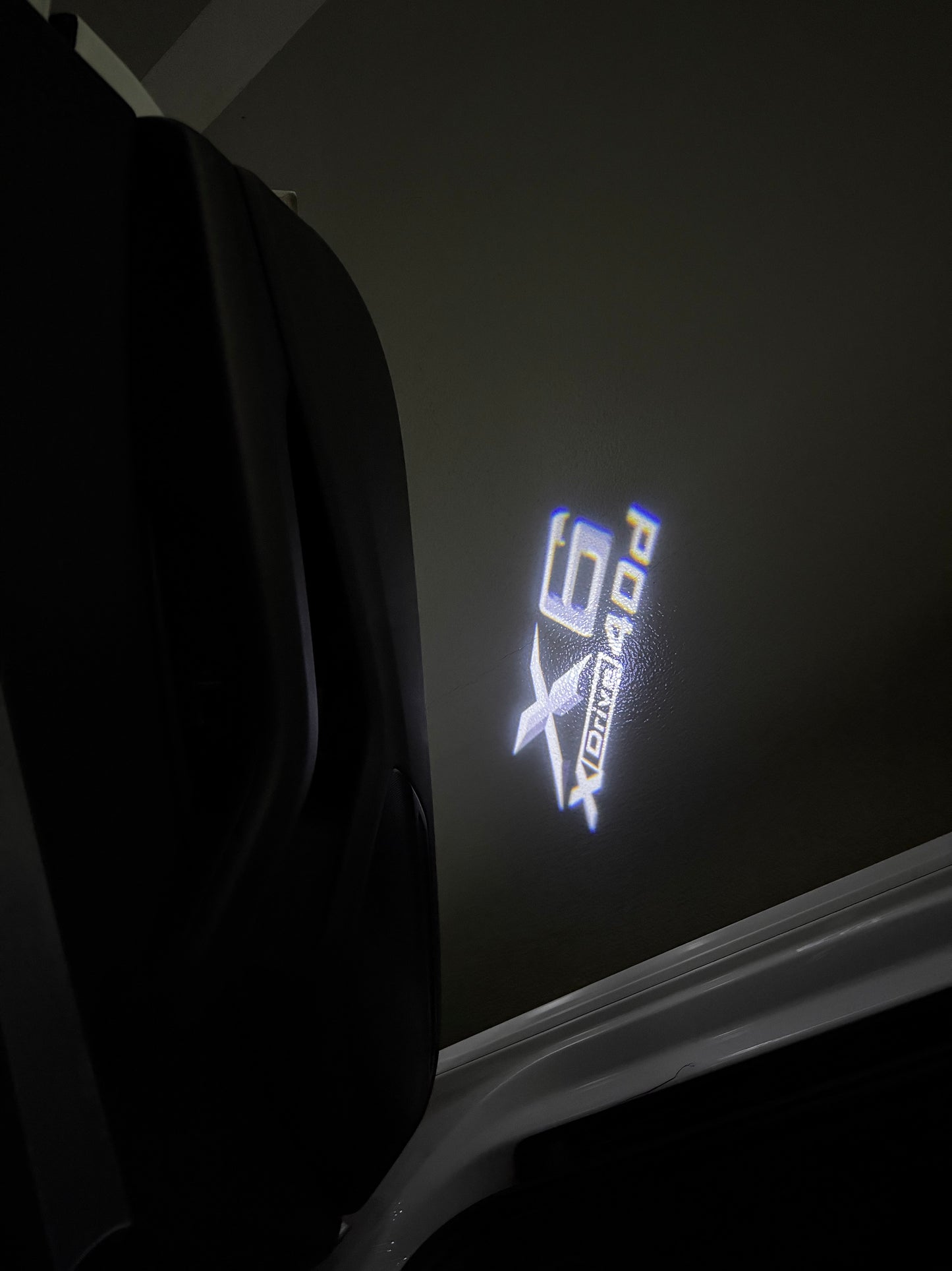 BMW X6 Xdrive  LOGO PROJECTOT LIGHTS (quantity 1 = 1 sets/2 door lights) Nr.6024q0t0100