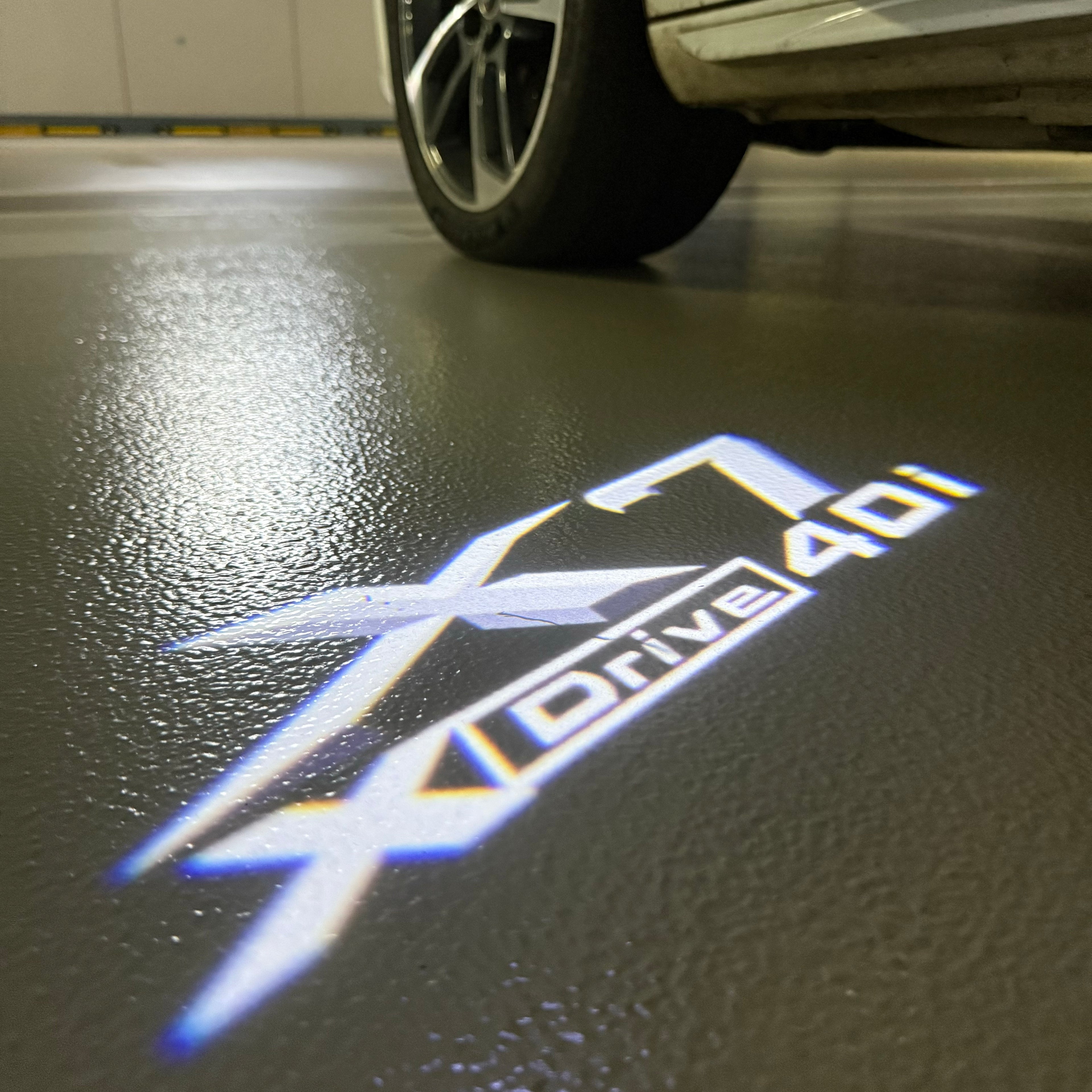 BMW M3 LOGO PROJECTOR LIGHTS Nr.24 (الكمية 1 = 1 مجموعة / 2 أضواء باب)