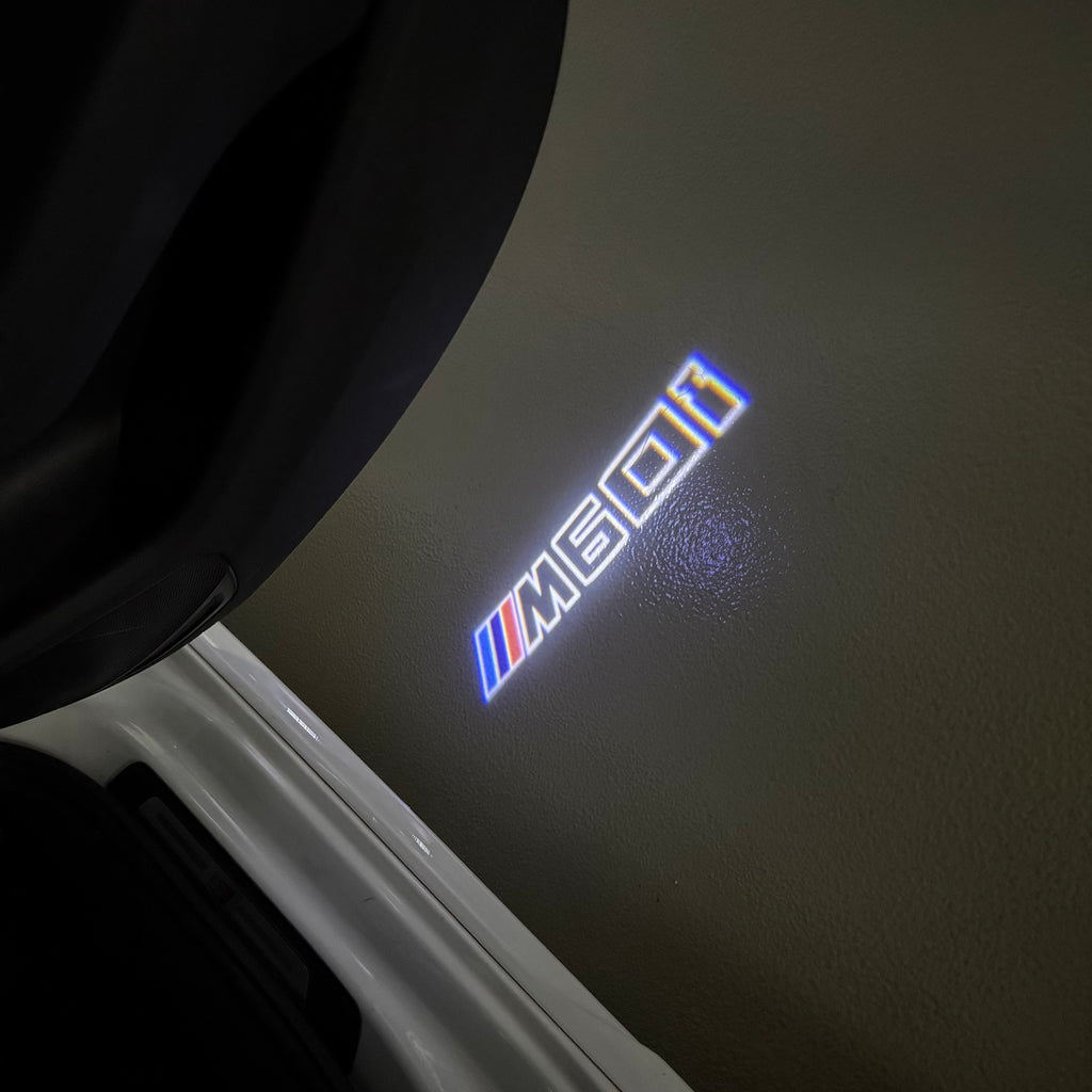 BMW M3 LOGO PROJECTOR LIGHTS Nr.24 (الكمية 1 = 1 مجموعة / 2 أضواء باب)