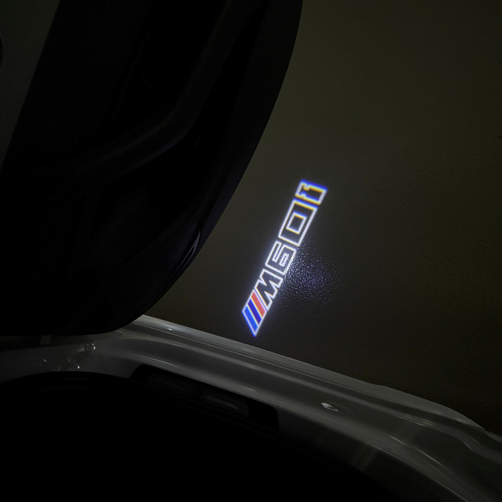 BMW M3 LOGO PROJECTOR LIGHTS Nr.24 (الكمية 1 = 1 مجموعة / 2 أضواء باب)