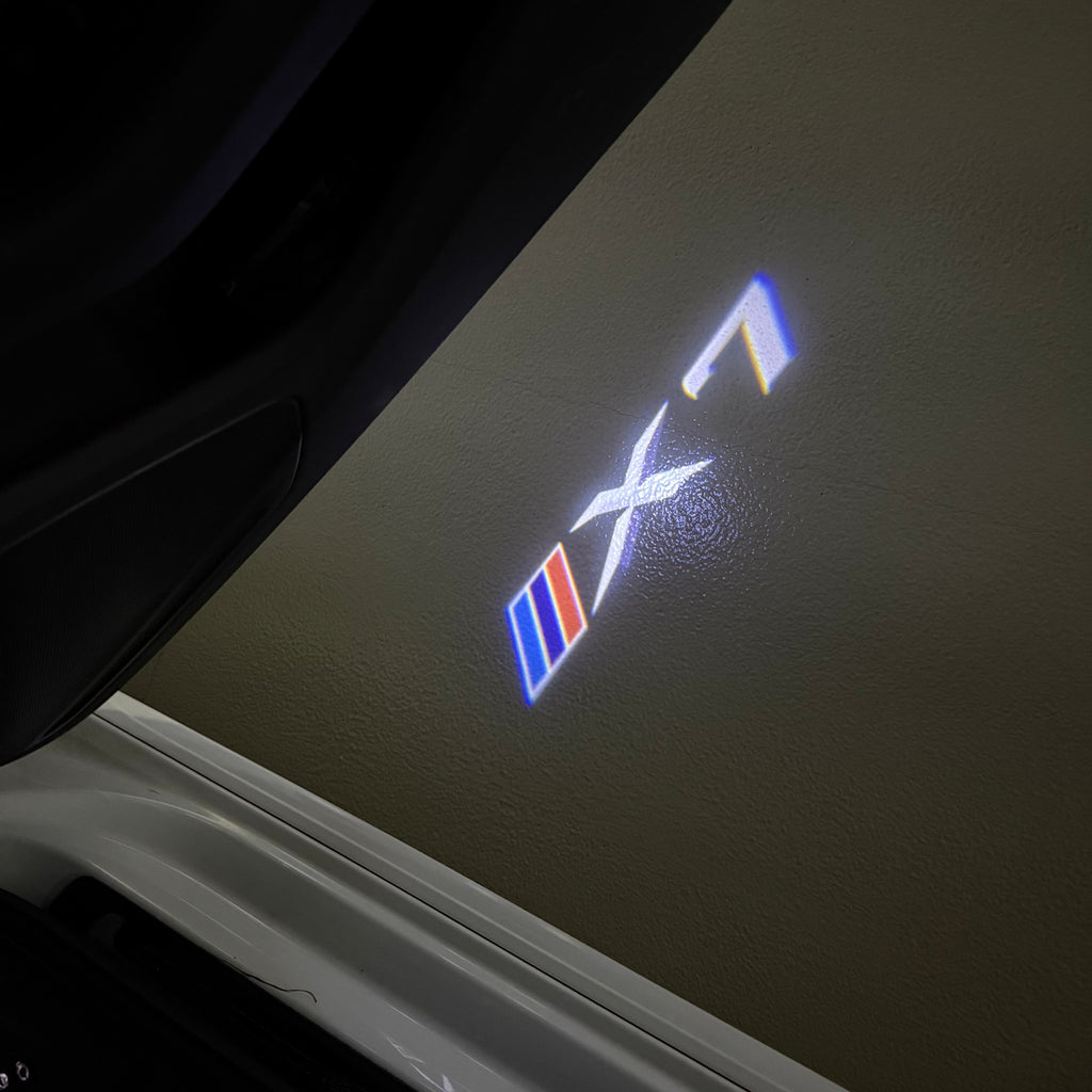 BMW M3 LOGO PROJECTOR LIGHTS Nr.24 (الكمية 1 = 1 مجموعة / 2 أضواء باب)