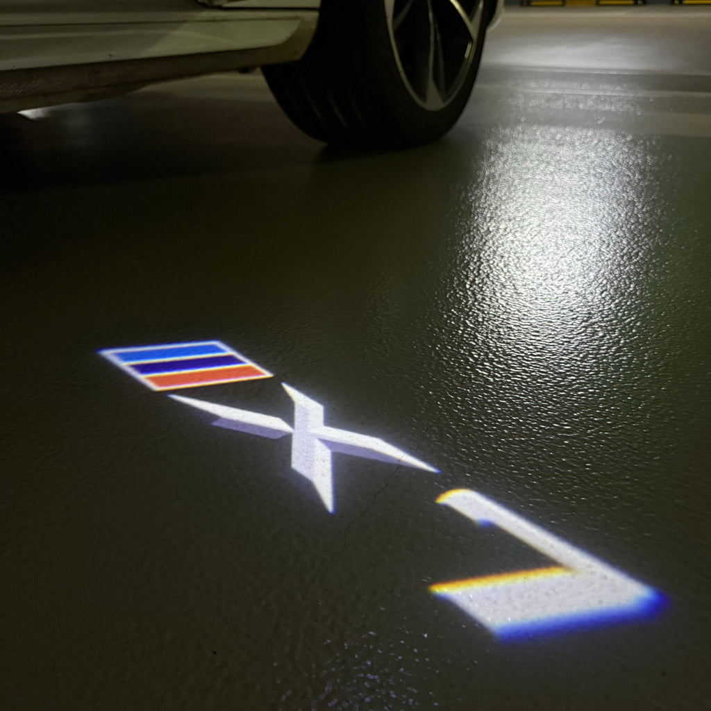 BMW M3 LOGO PROJECTOR LIGHTS Nr.24 (الكمية 1 = 1 مجموعة / 2 أضواء باب)