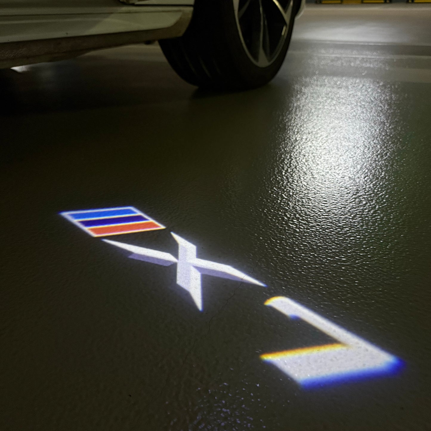 BMW X7  LOGO PROJECTOT LIGHTS (quantity 1 = 1 sets/2 door lights) Nr.6024q0t0117