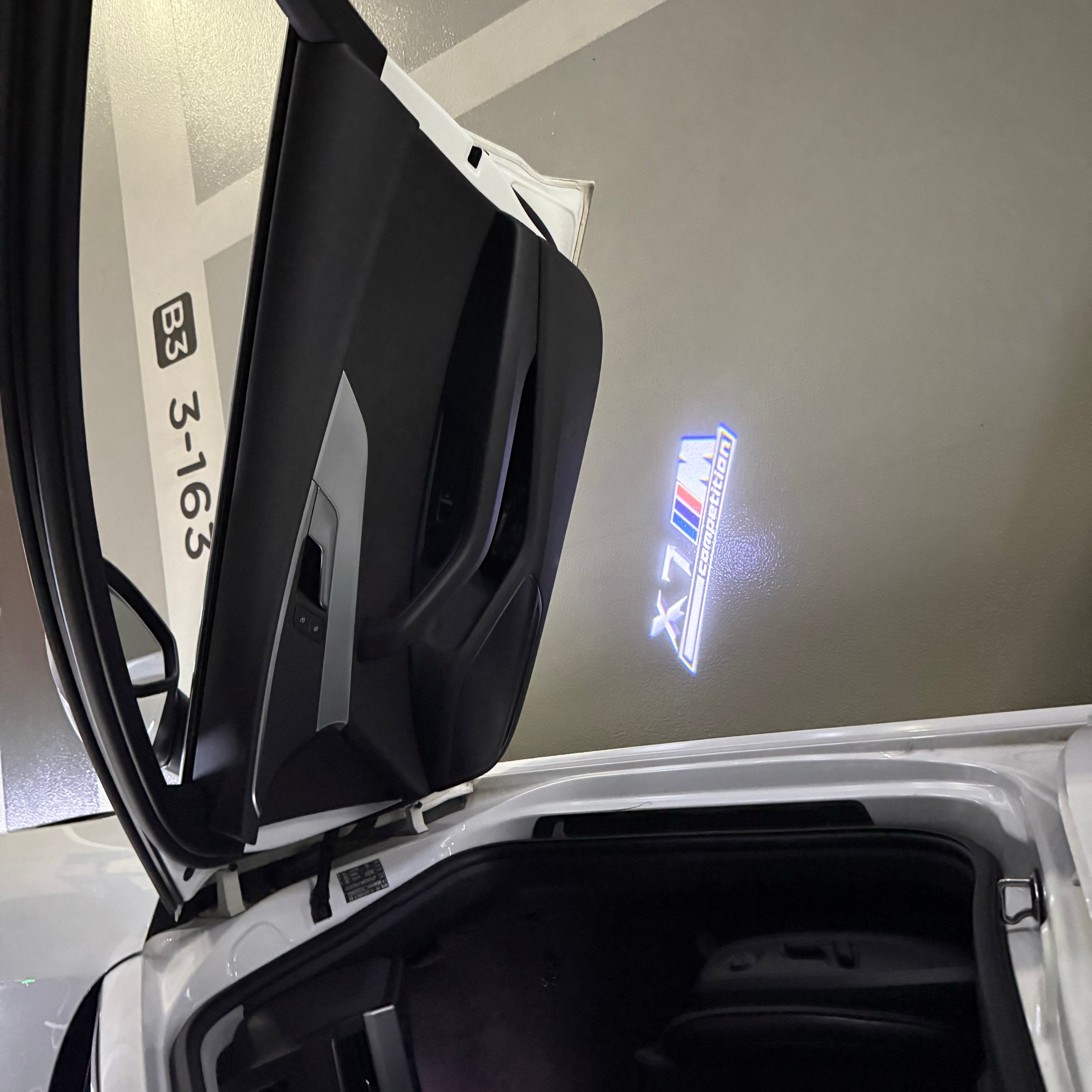 BMW M3 LOGO PROJECTOR LIGHTS Nr.24 (الكمية 1 = 1 مجموعة / 2 أضواء باب)