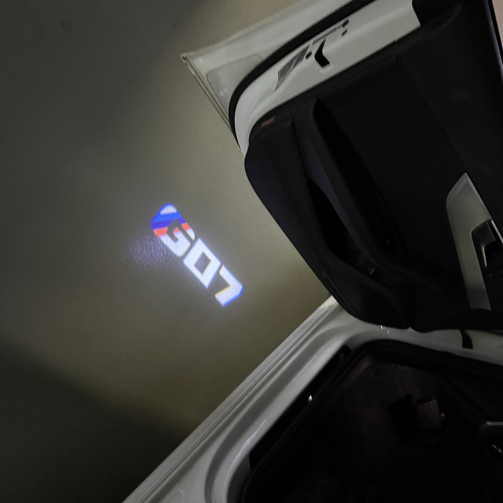 BMW M3 LOGO PROJECTOR LIGHTS Nr.24 (الكمية 1 = 1 مجموعة / 2 أضواء باب)