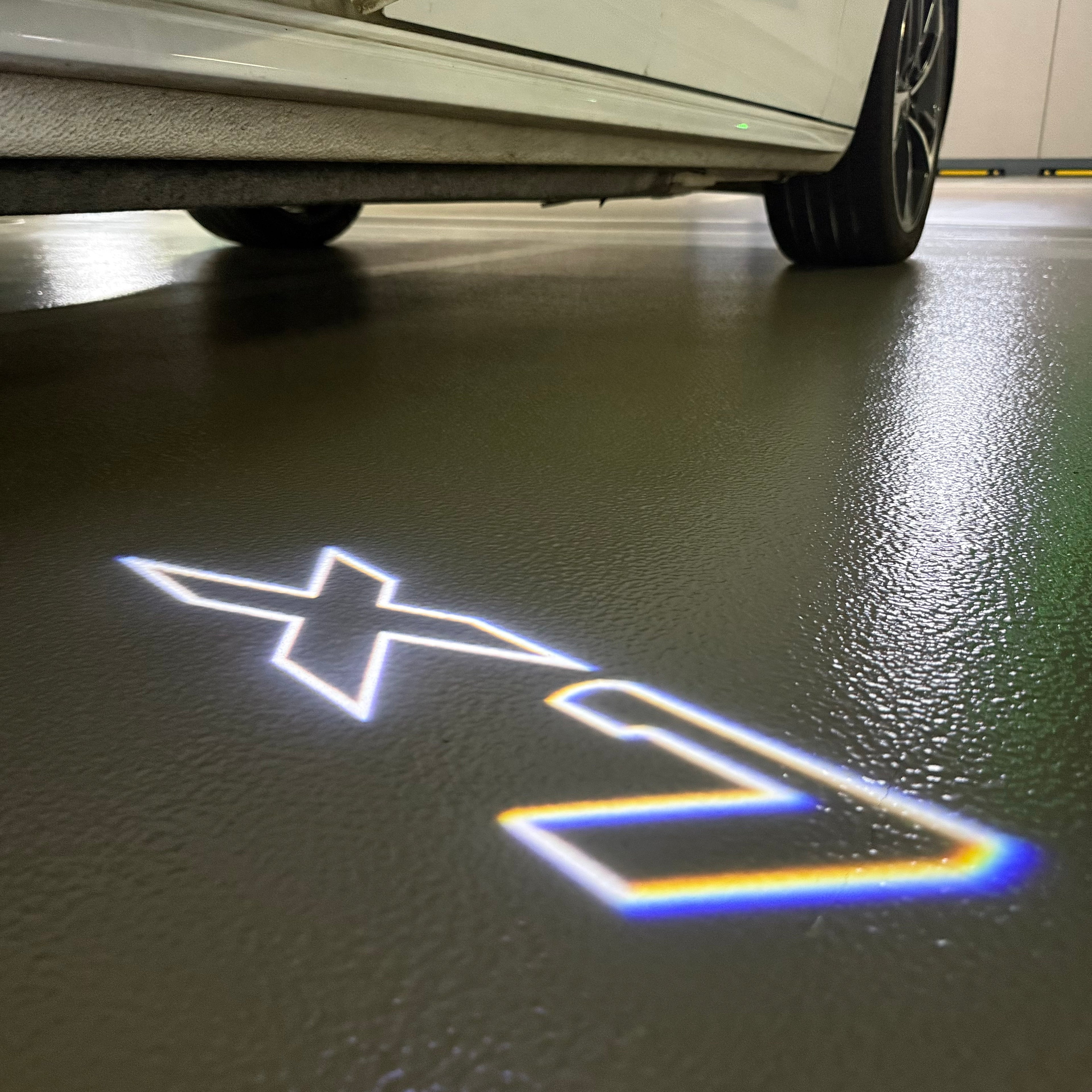 BMW M3 LOGO PROJECTOR LIGHTS Nr.24 (الكمية 1 = 1 مجموعة / 2 أضواء باب)