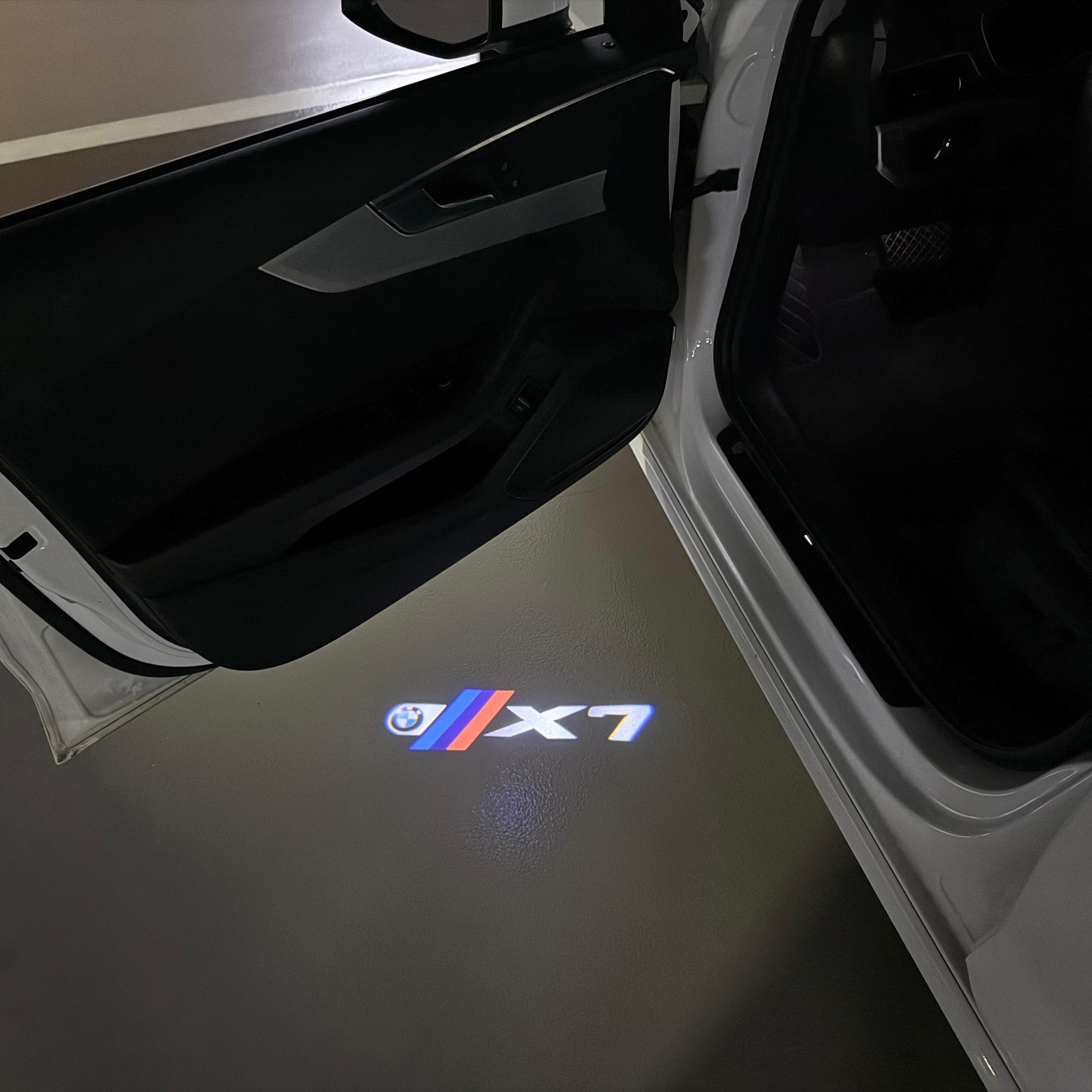 BMW M3 LOGO PROJECTOR LIGHTS Nr.24 (الكمية 1 = 1 مجموعة / 2 أضواء باب)