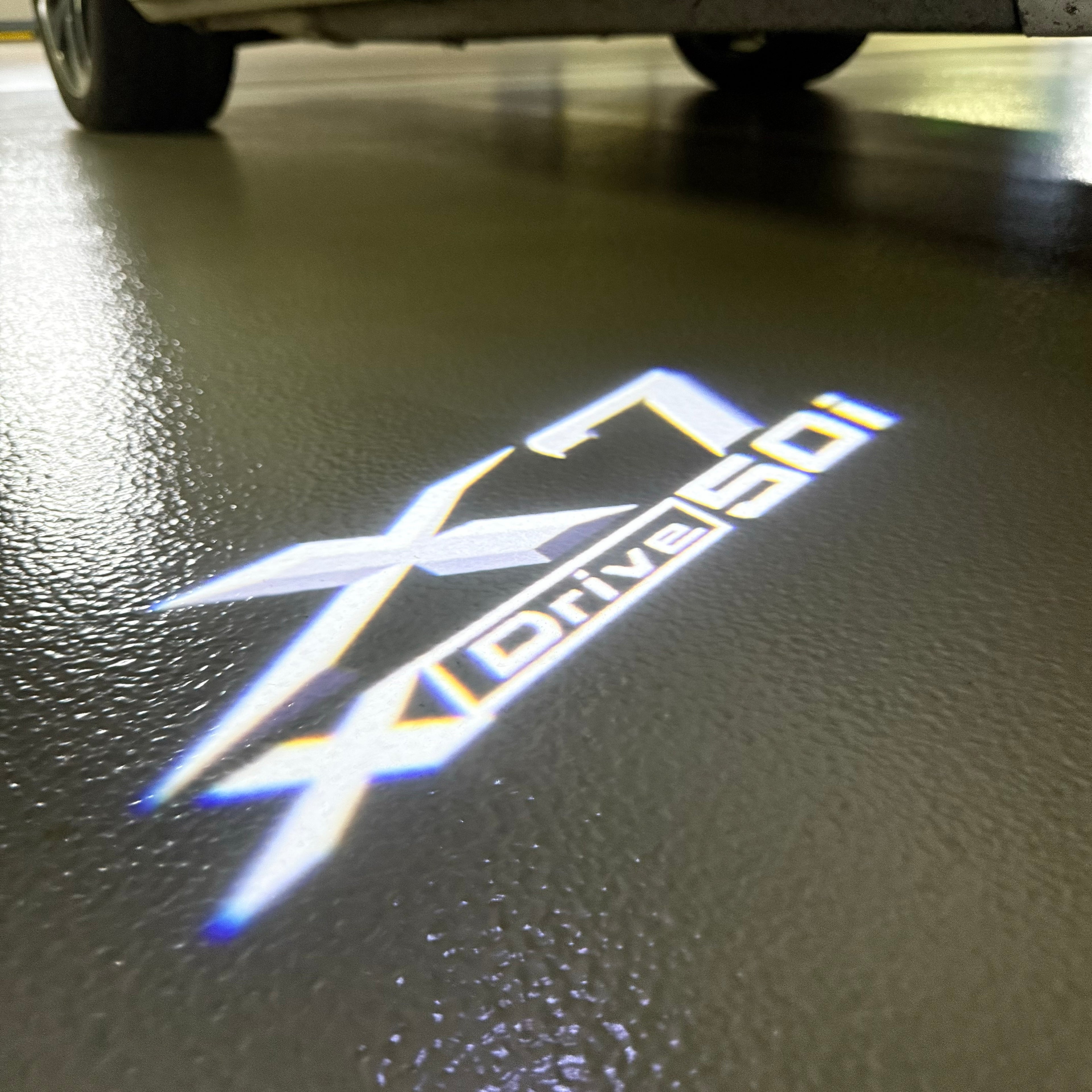 BMW M3 LOGO PROJECTOR LIGHTS Nr.24 (الكمية 1 = 1 مجموعة / 2 أضواء باب)