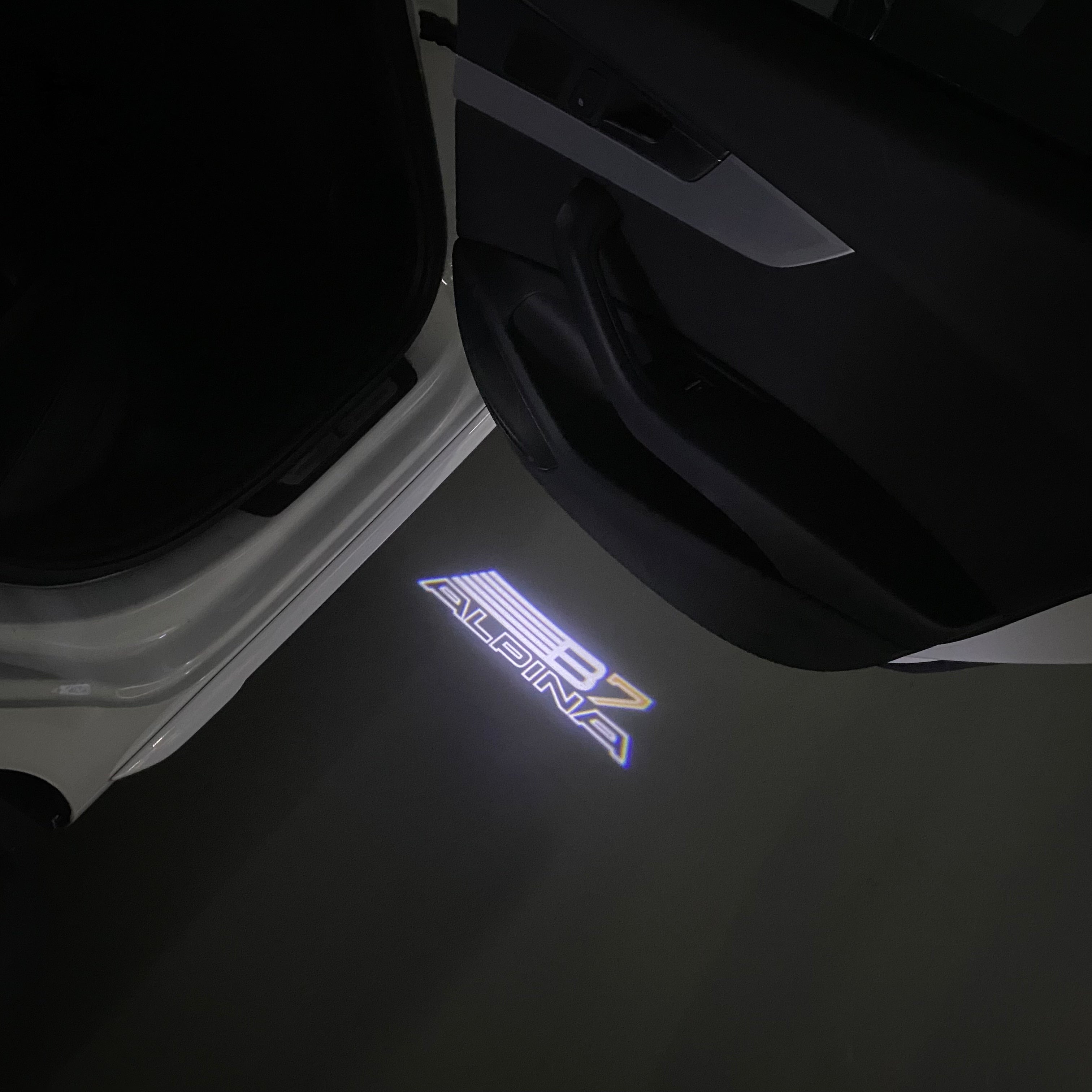 ALPINA B7 LOGO PROJECTOT LIGHTS  (quantity 1 = 1 sets/2 door lights) Nr.07A37