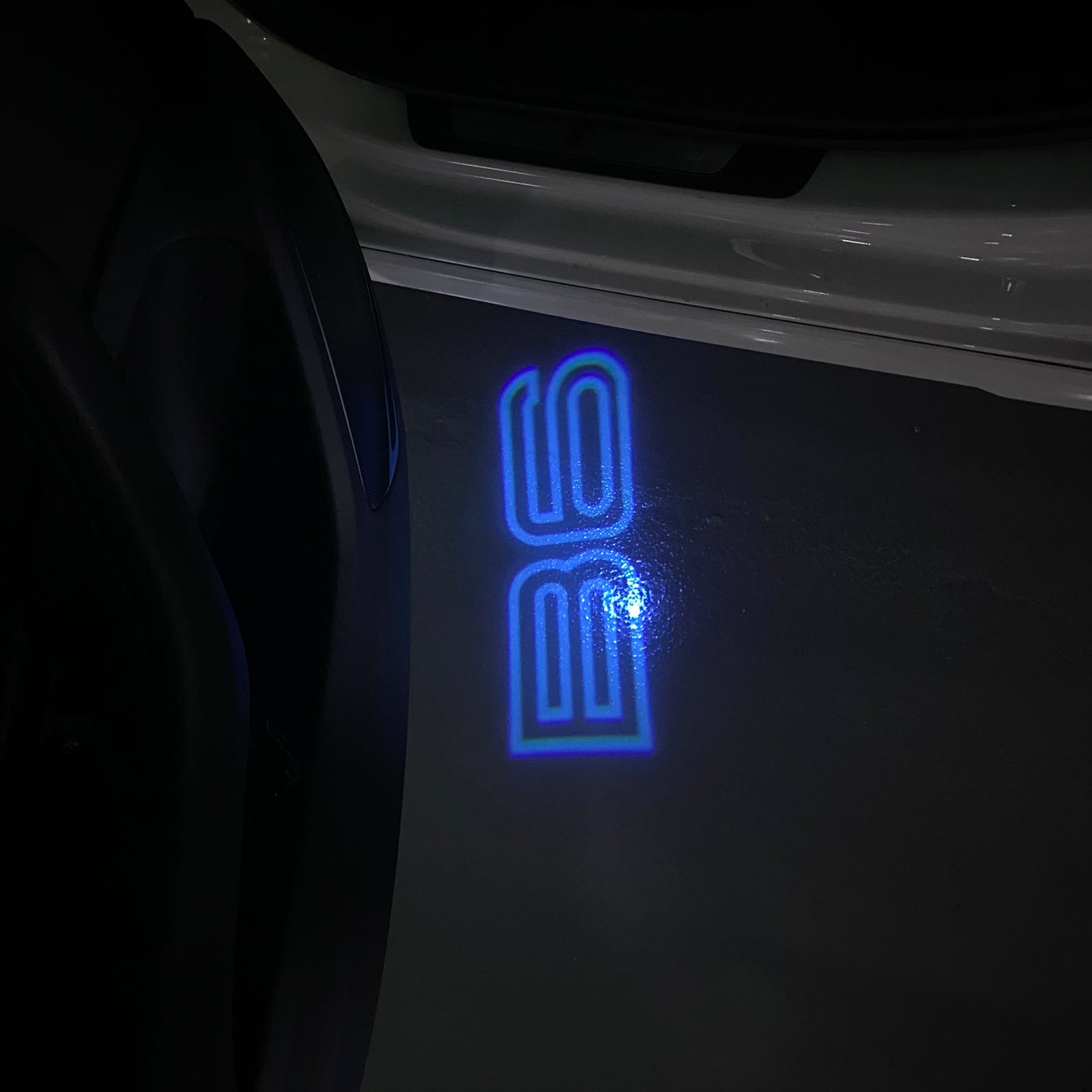 ALPINA B6 LOGO PROJECTOT LIGHTS  (quantity 1 = 1 sets/2 door lights) Nr.07A62