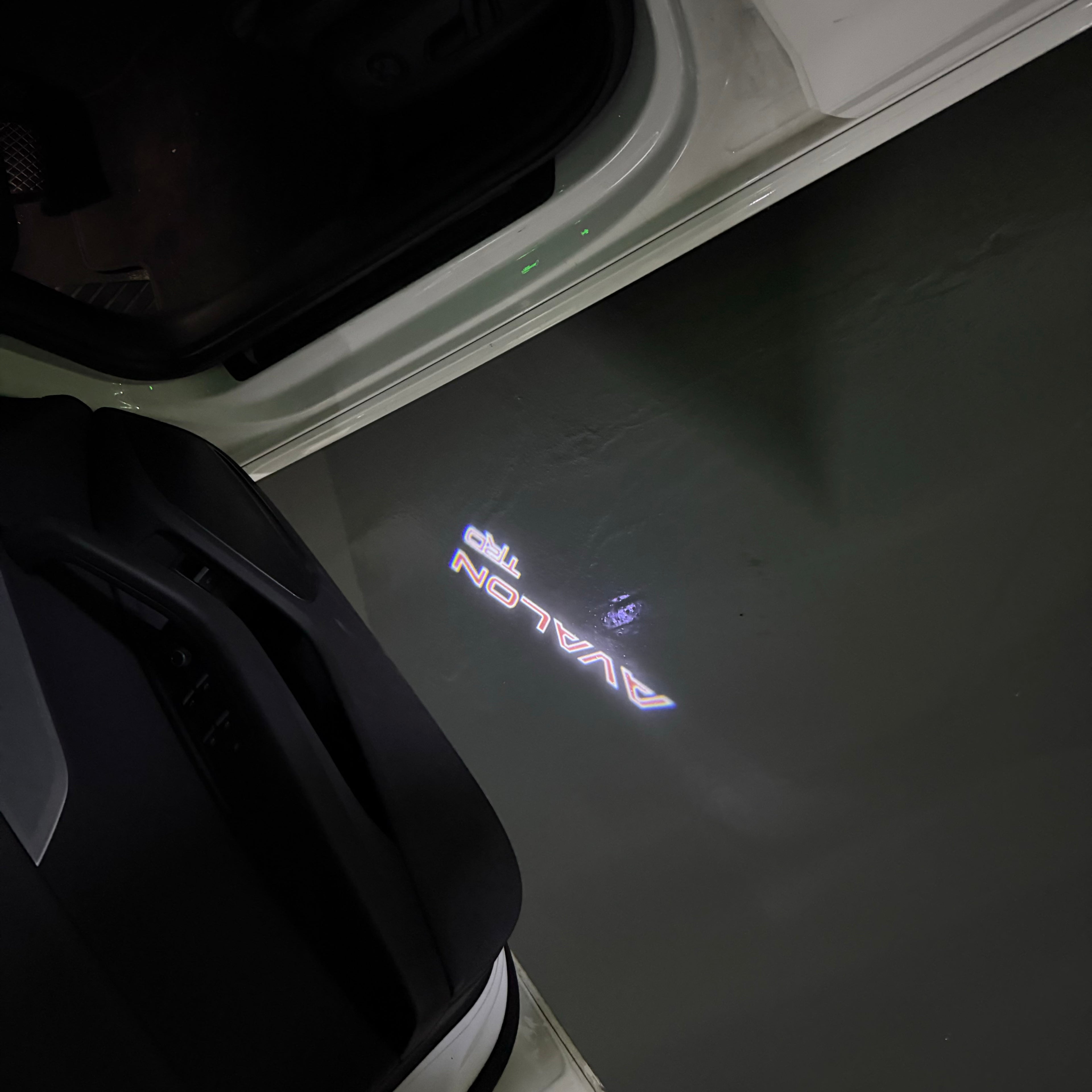 TOYOTA AVALON  LOGO PROJECROTR LIGHTS  (quantity 1 = 1 sets/2 door lights) Nr.0GP17