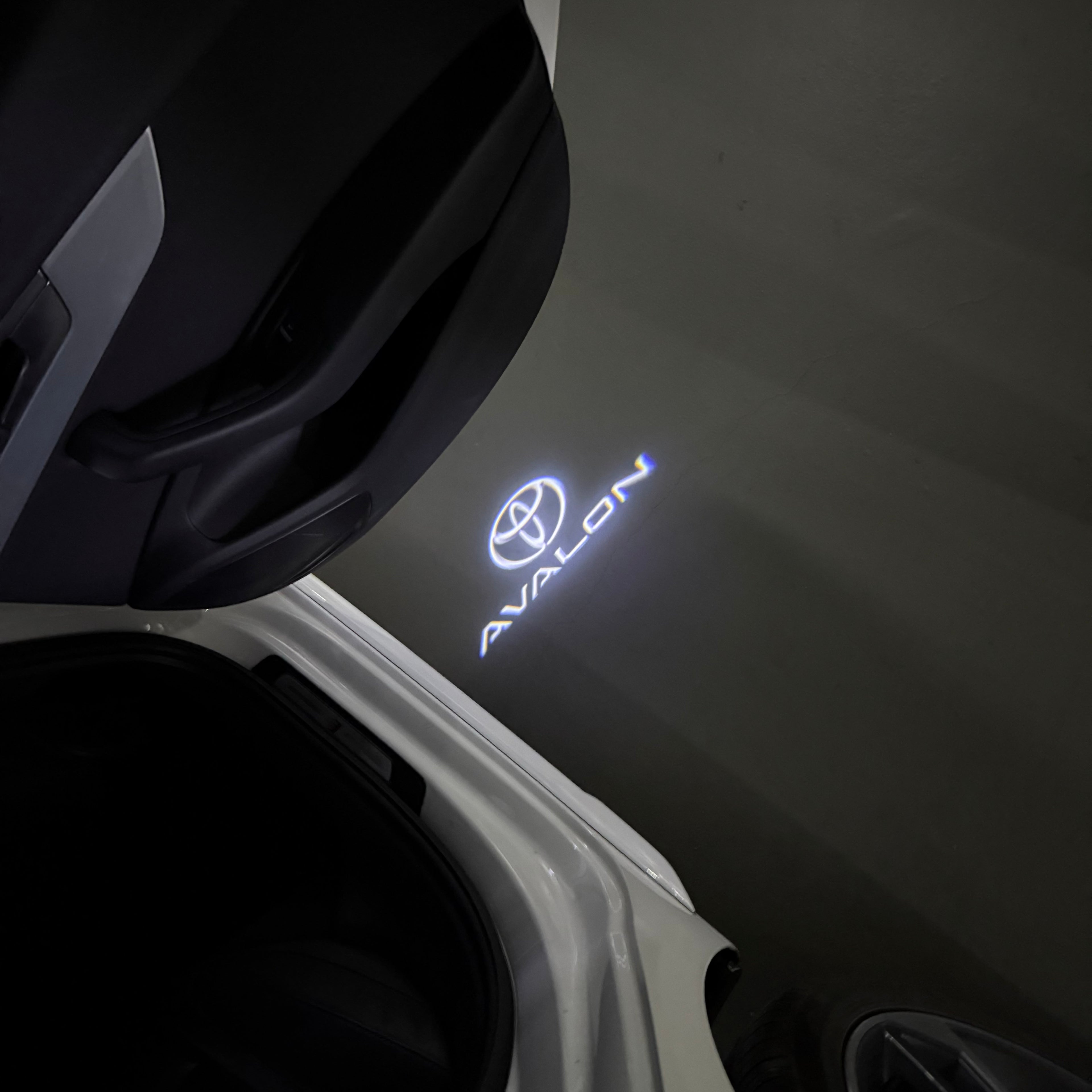 TOYOTA AVALON  LOGO PROJECROTR LIGHTS  (quantity 1 = 1 sets/2 door lights) Nr.0GP14