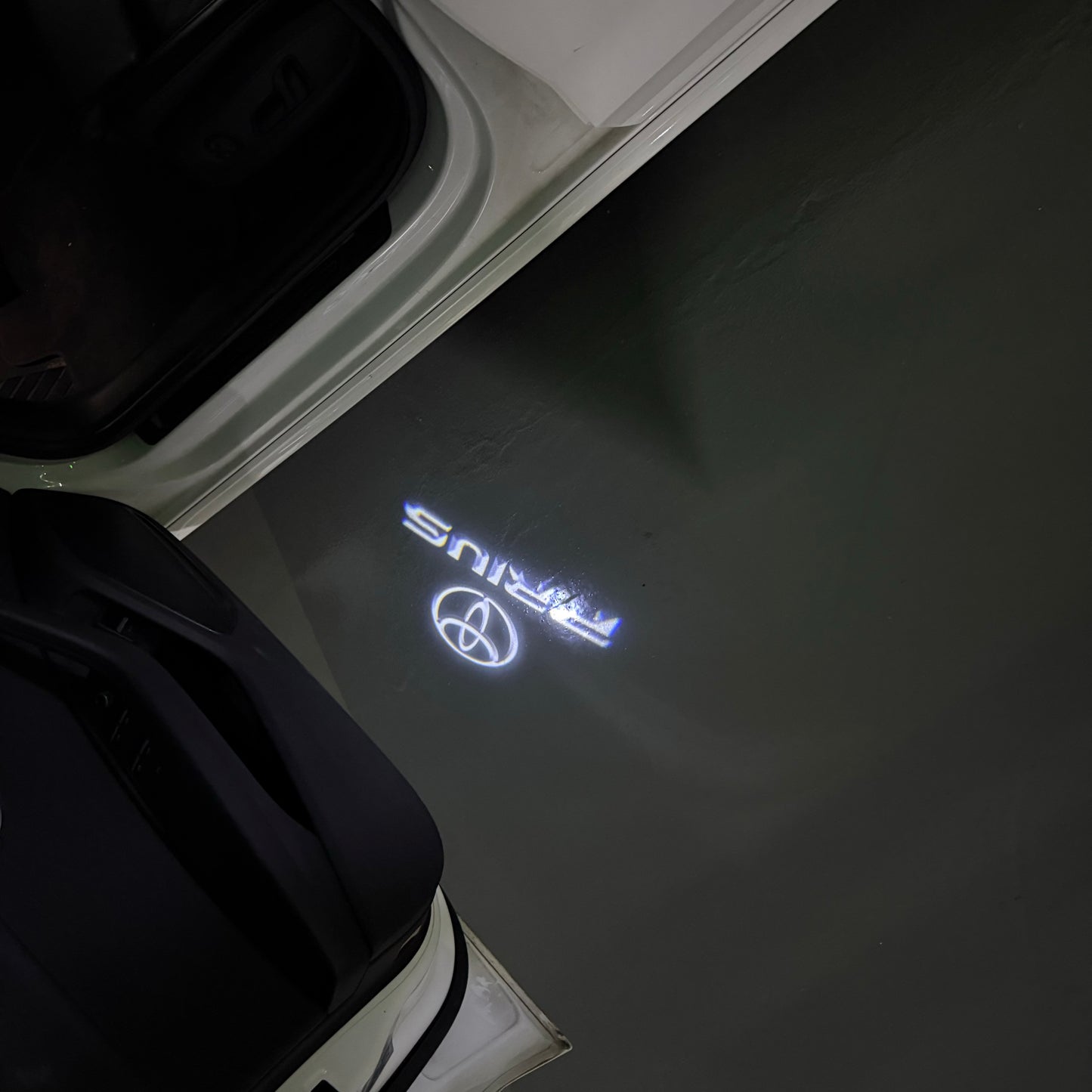 TOYOTA PRIUS  LOGO PROJECROTR LIGHTS  (quantity 1 = 1 sets/2 door lights) Nr.0G20