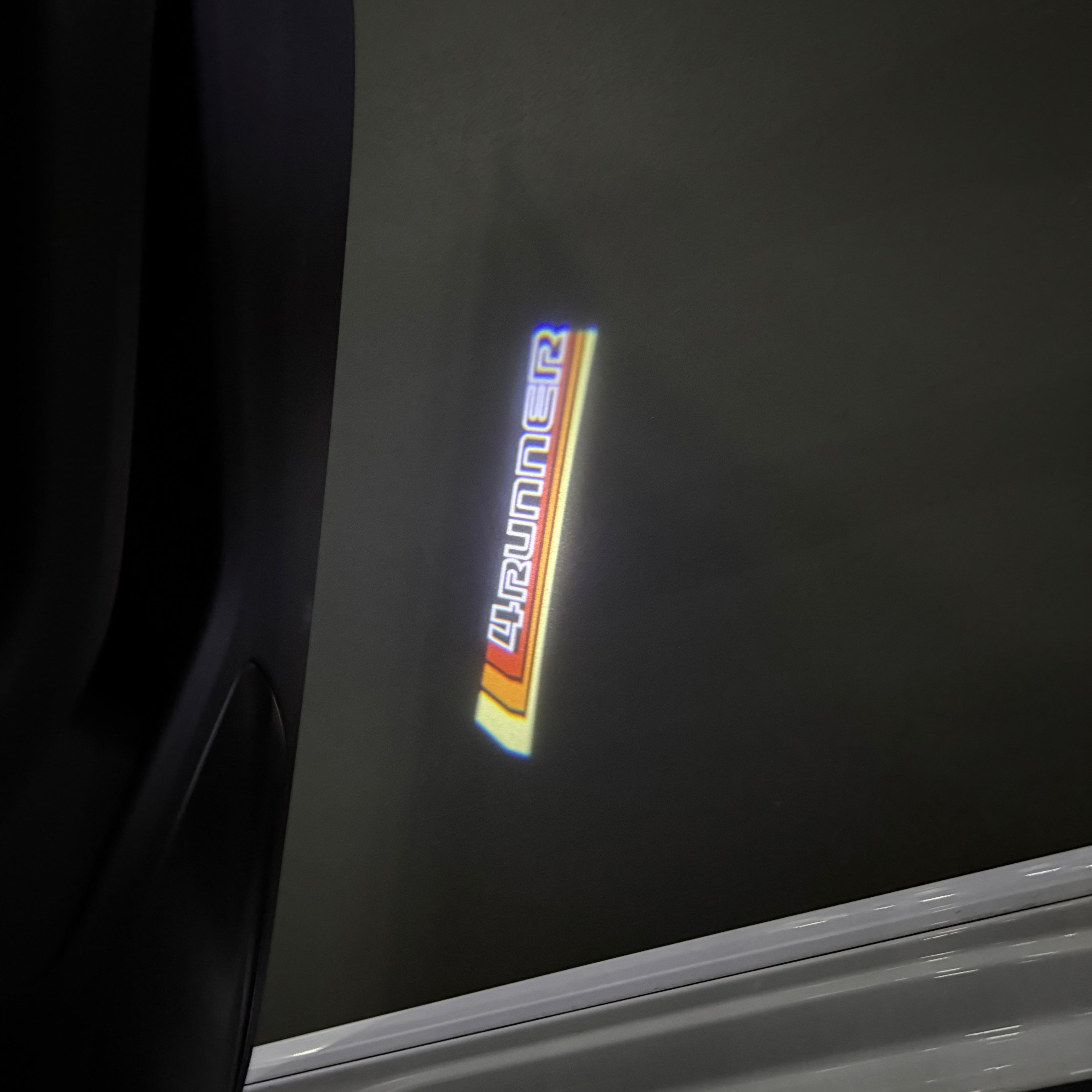 TOYOTA  4RUNNER  LOGO PROJECROTR LIGHTS  (quantity 1 = 1 sets/2 door lights) Nr.0GP06