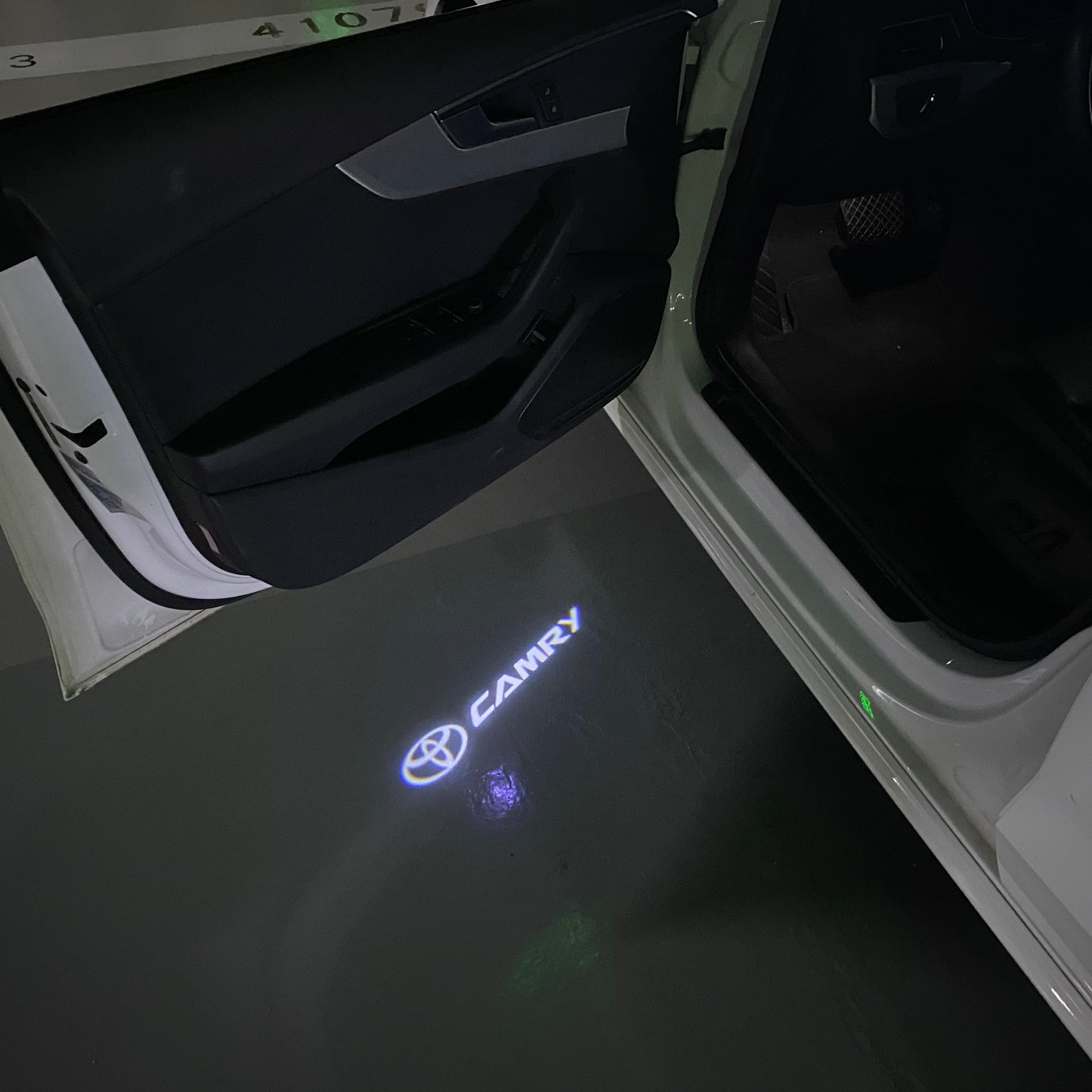 TOYOTA  CAMRY LOGO PROJECROTR LIGHTS  (quantity 1 = 1 sets/2 door lights) Nr.0GP18