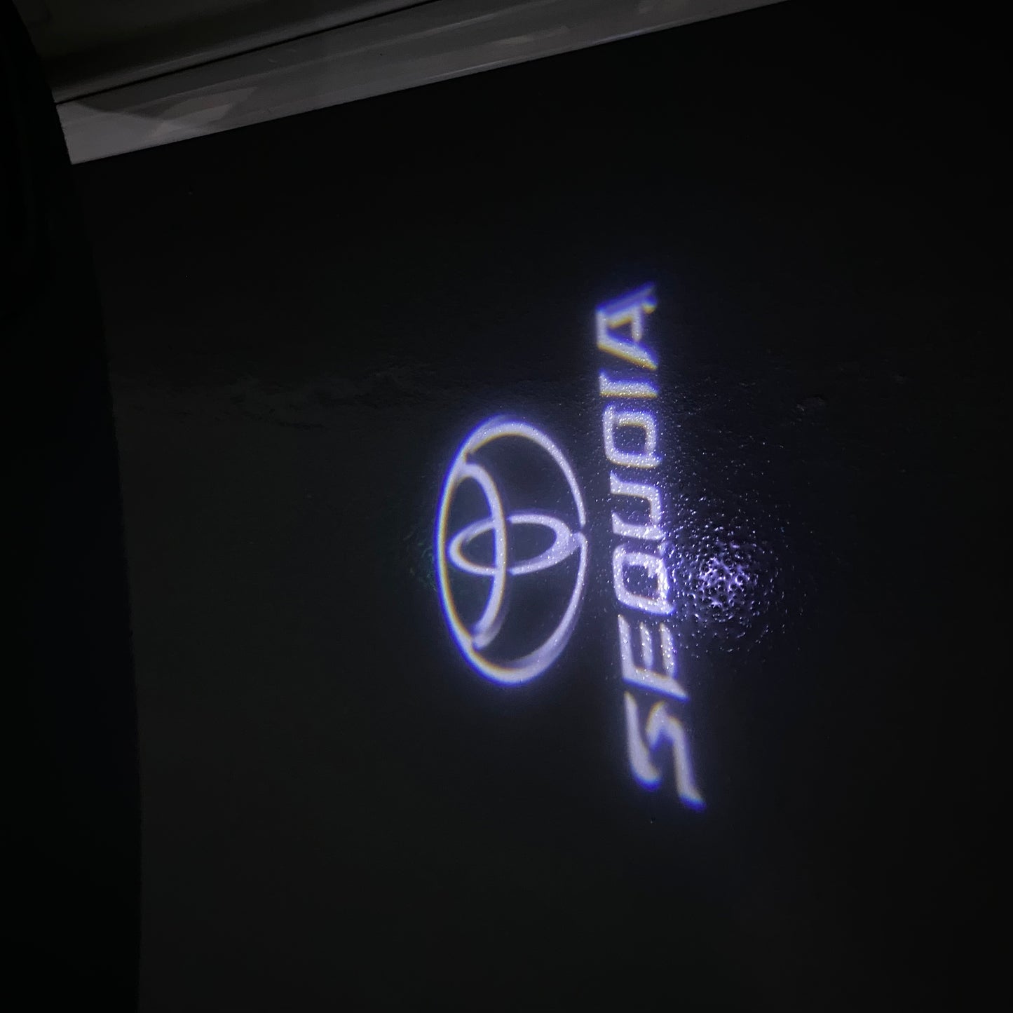 TOYOTA  SEQUOIA LOGO PROJECROTR LIGHTS  (quantity 1 = 1 sets/2 door lights) Nr.0G27