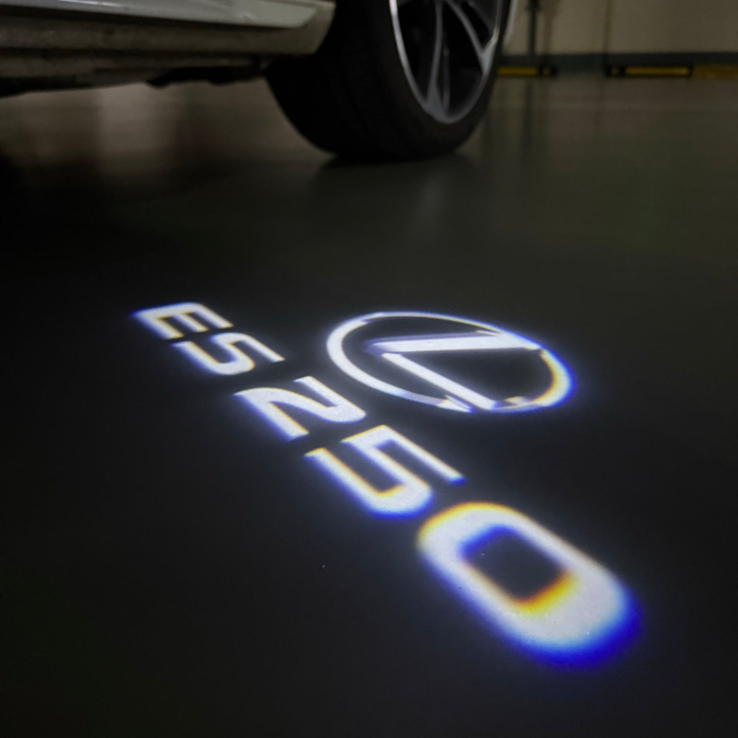 LEXUS ES 250 LOGO PROJECROTR LIGHTS (quantity 1 = 1 sets/2 door lights)Nr.01a82