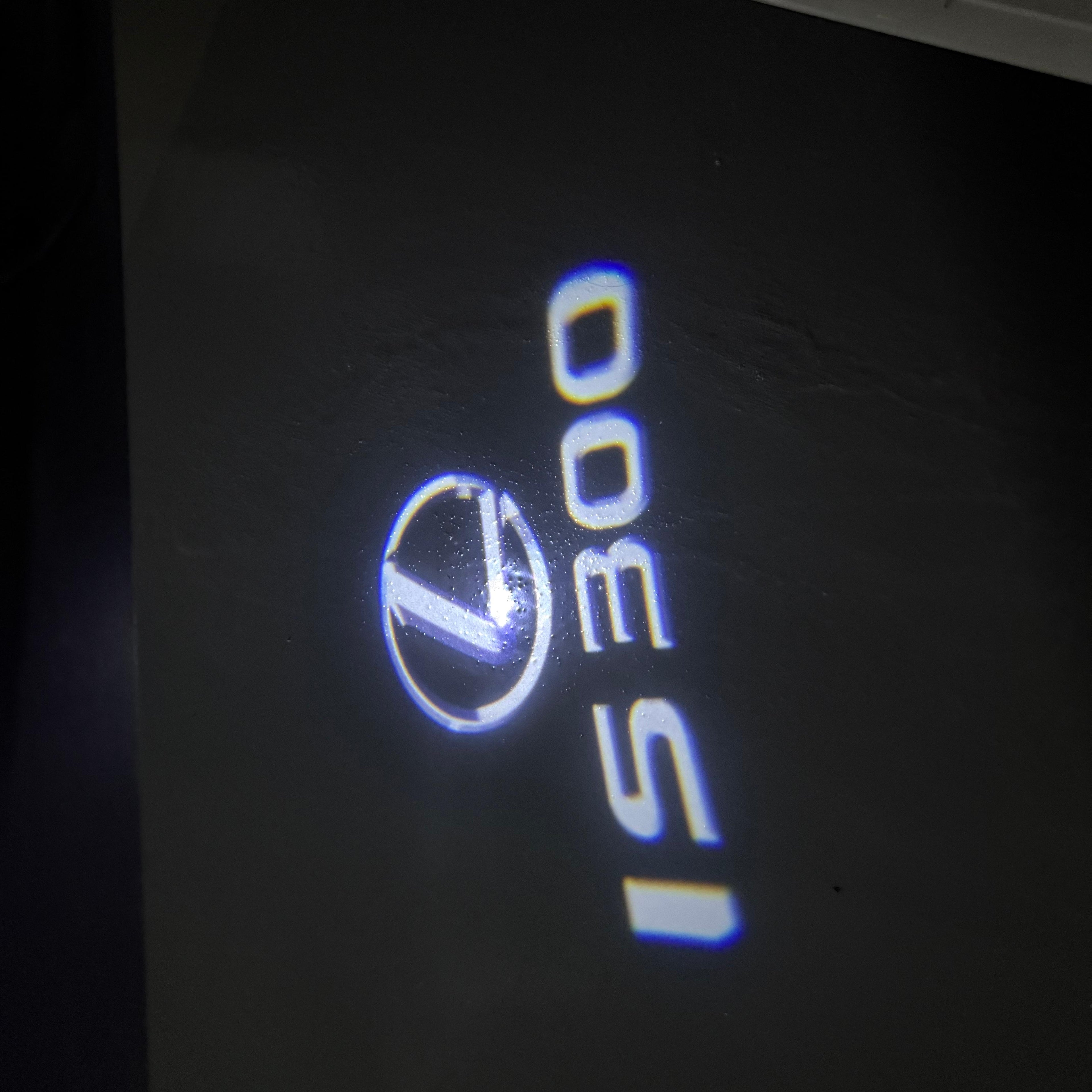 LEXUS LOGO PROJECTOR LIGHTS Nr.01 (الكمية 1 = 1 مجموعة / 2 أضواء باب)